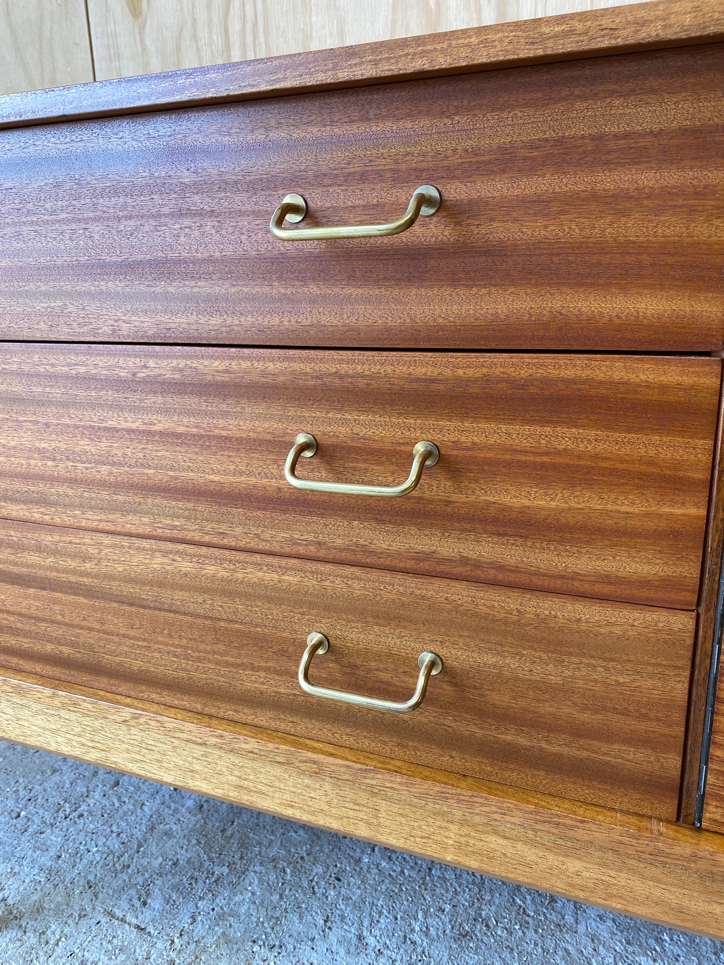 Uniflex Sideboard