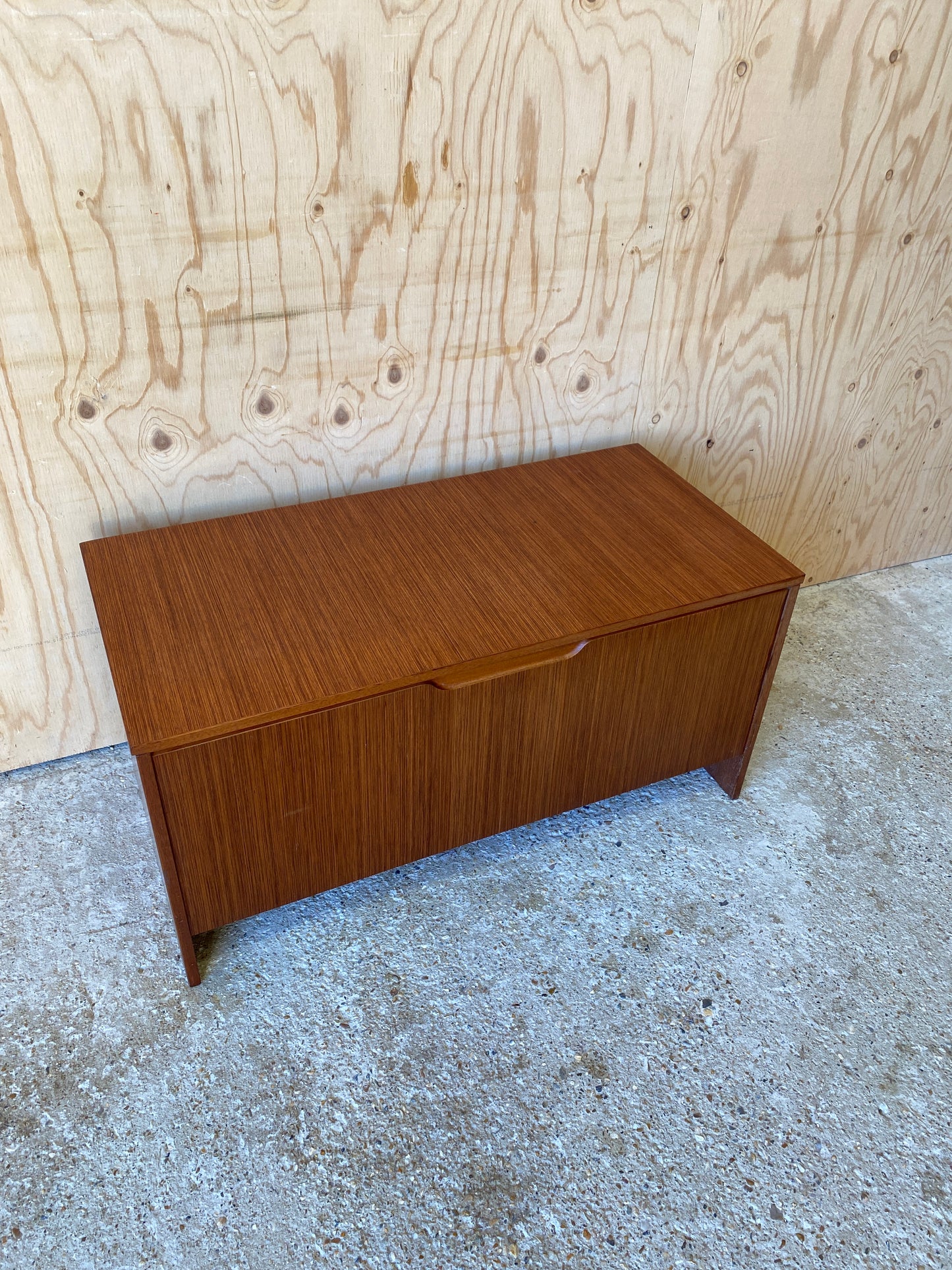 Meredew Storage Chest
