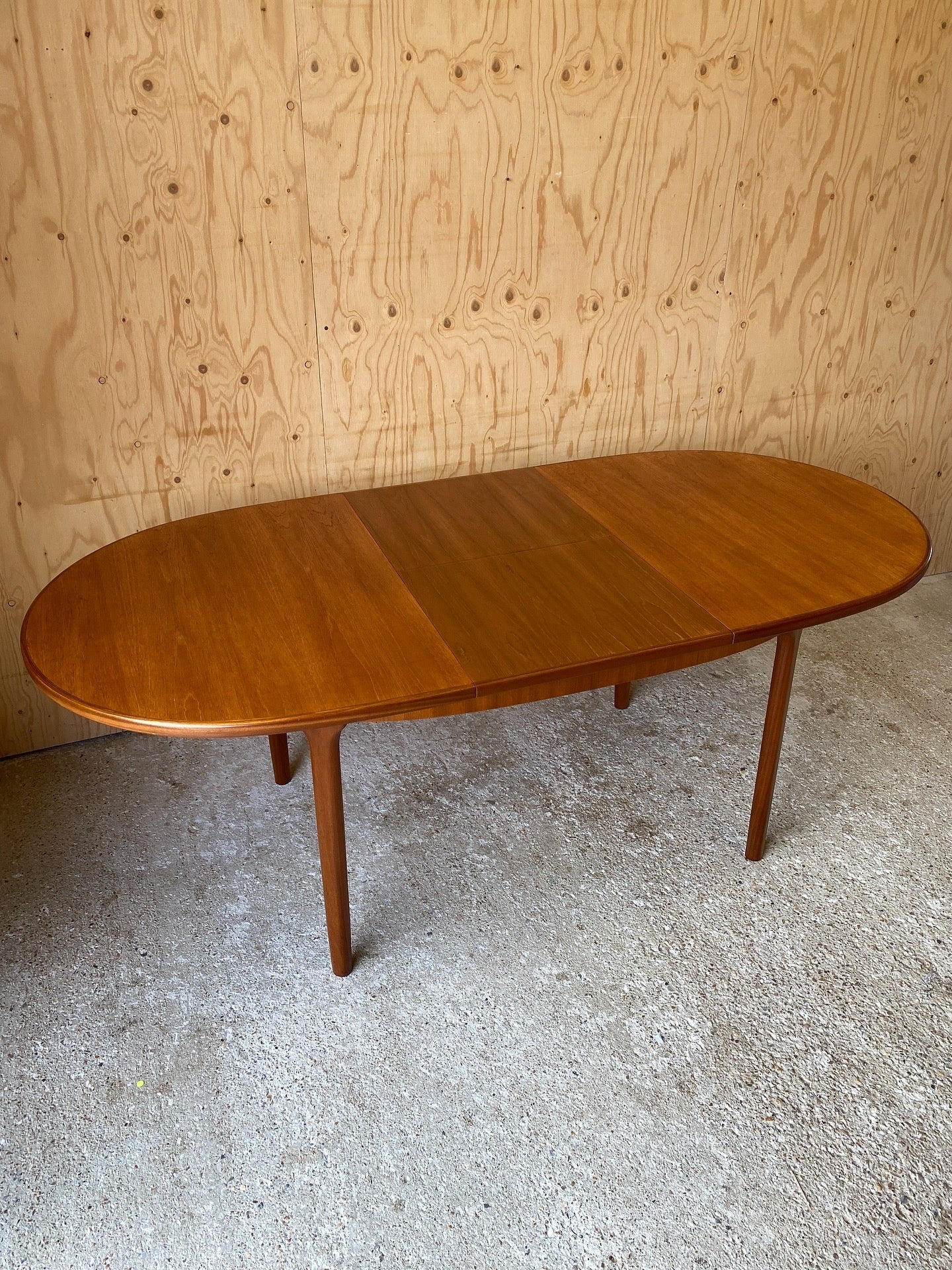 McIntosh Dining Table & Chairs