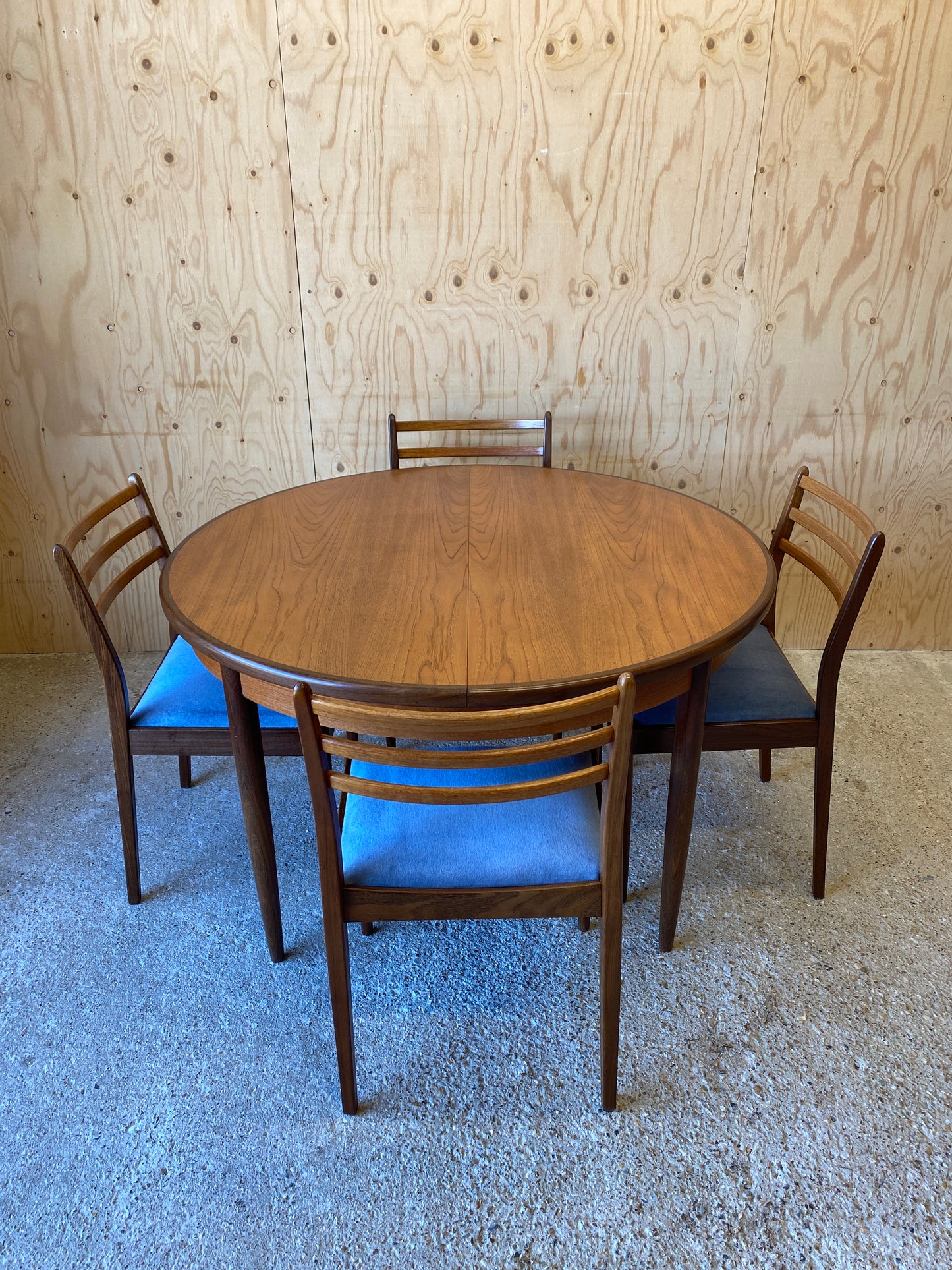 GPlan Dining Table & 4 Chairs