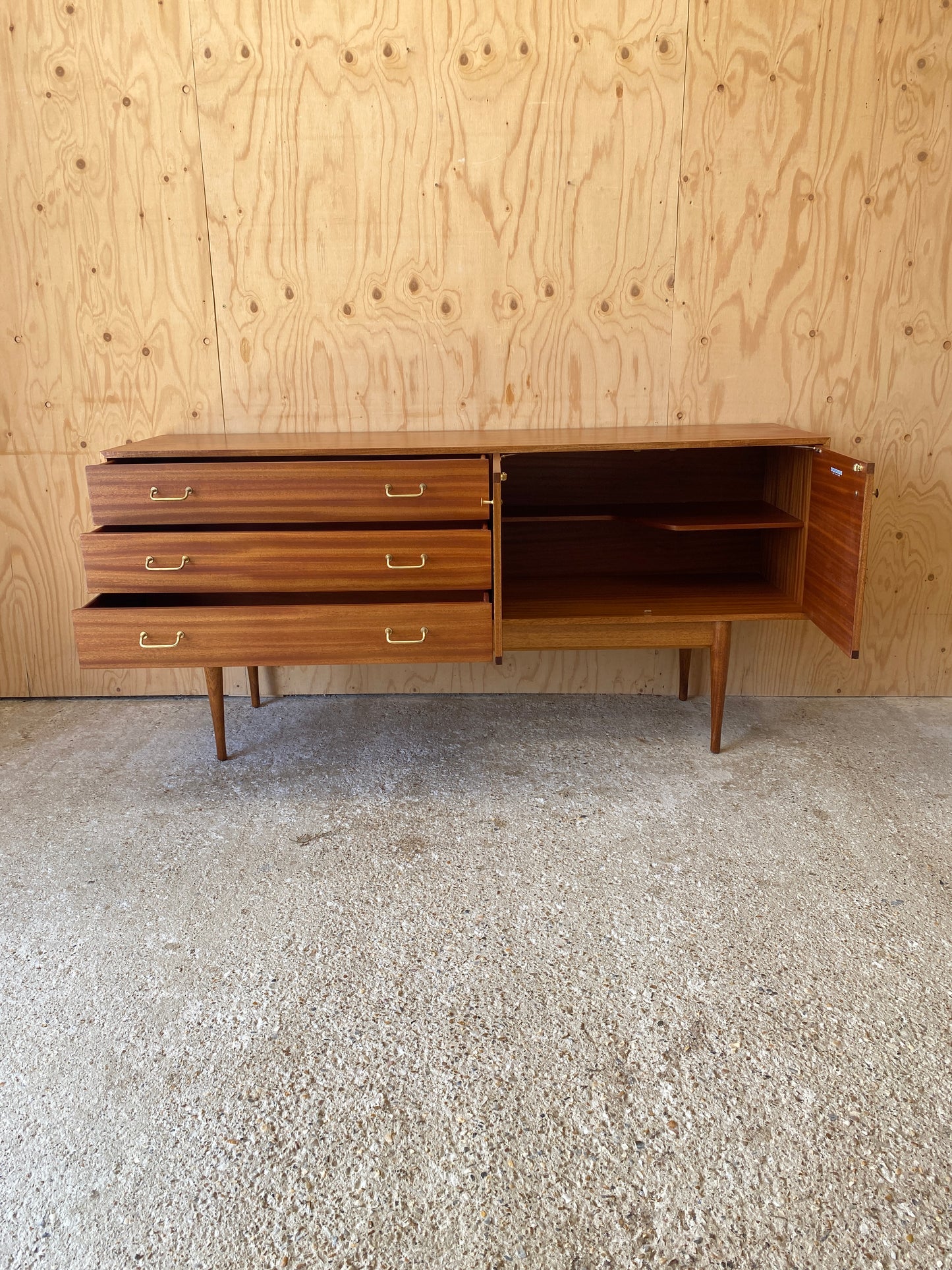 Uniflex Sideboard