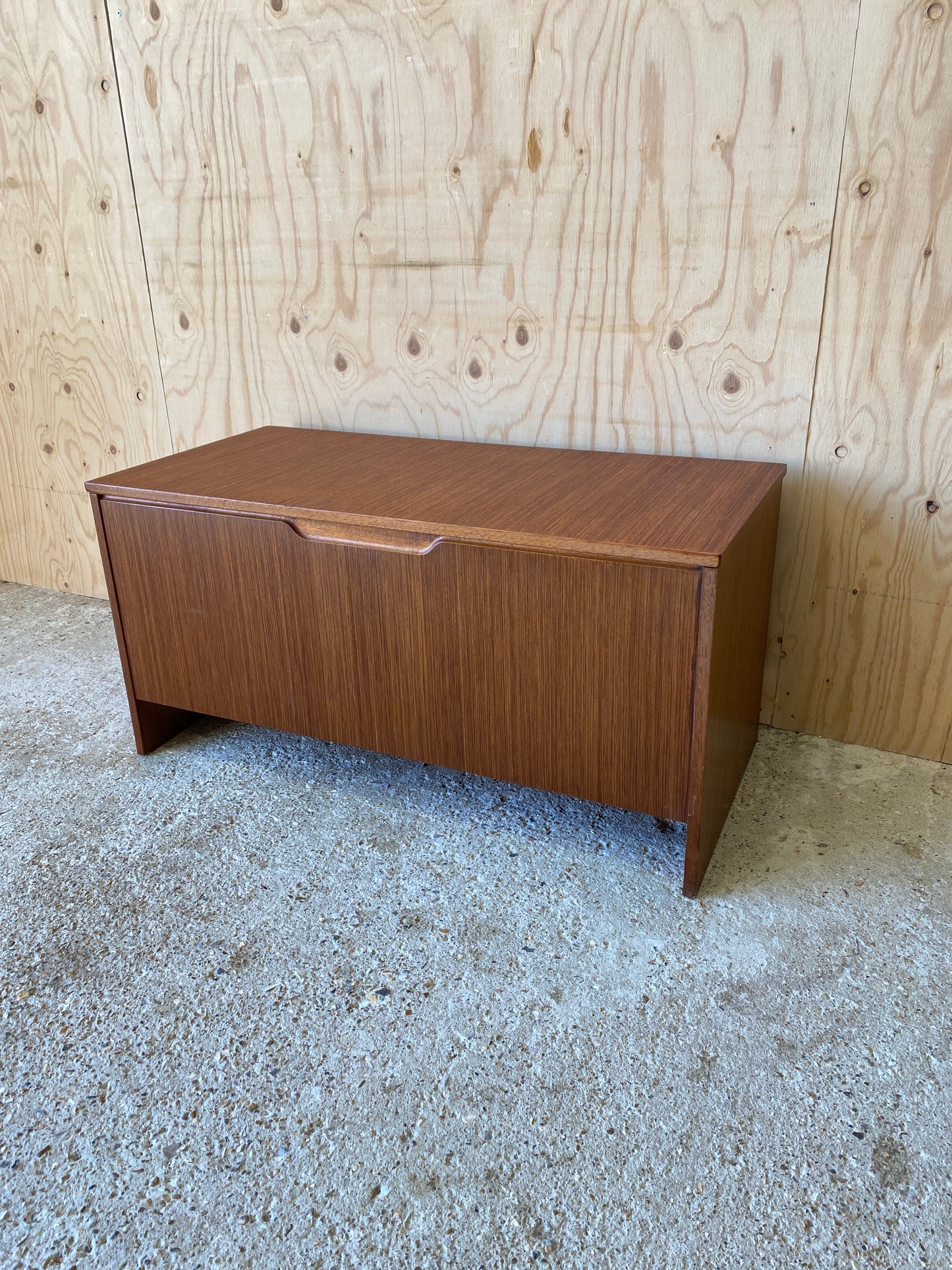 Meredew Storage Chest