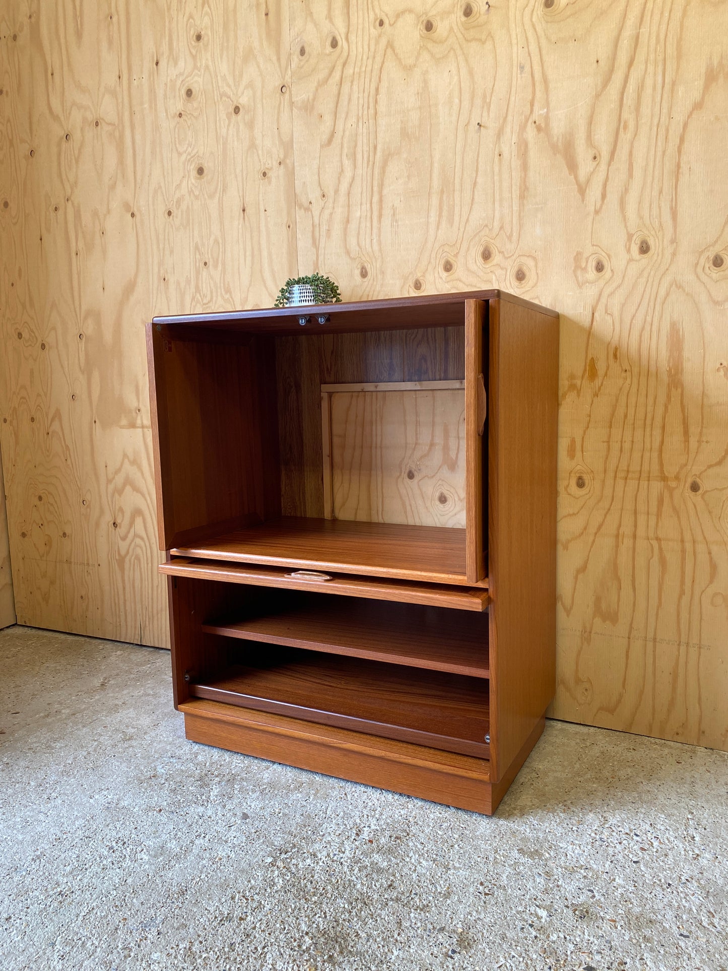 GPlan Fresco Media Cabinet