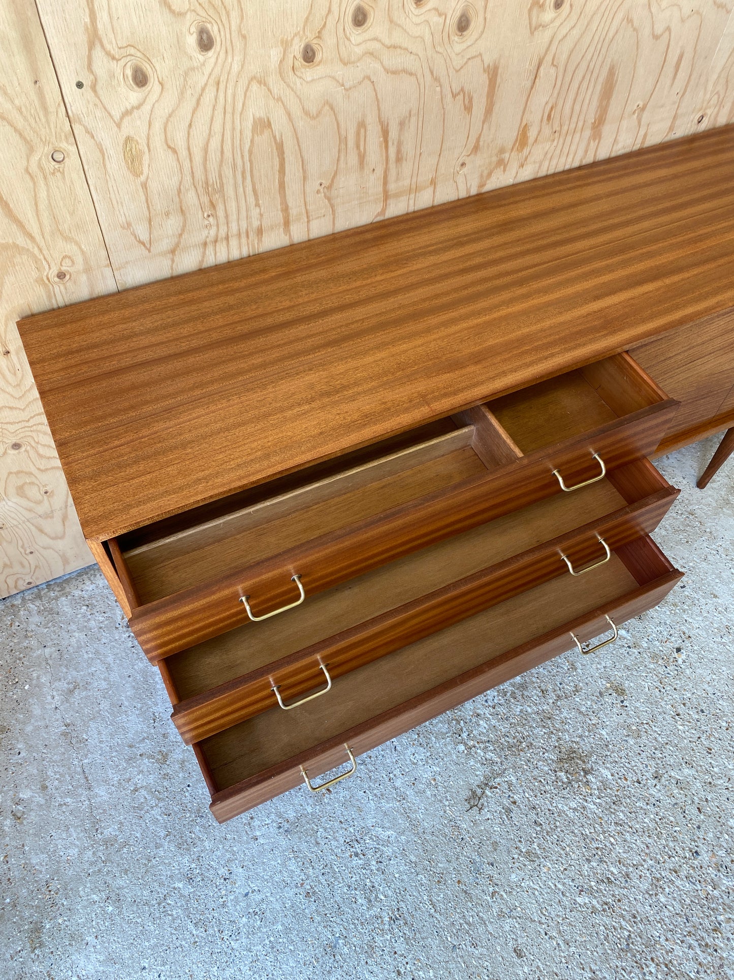 Uniflex Sideboard