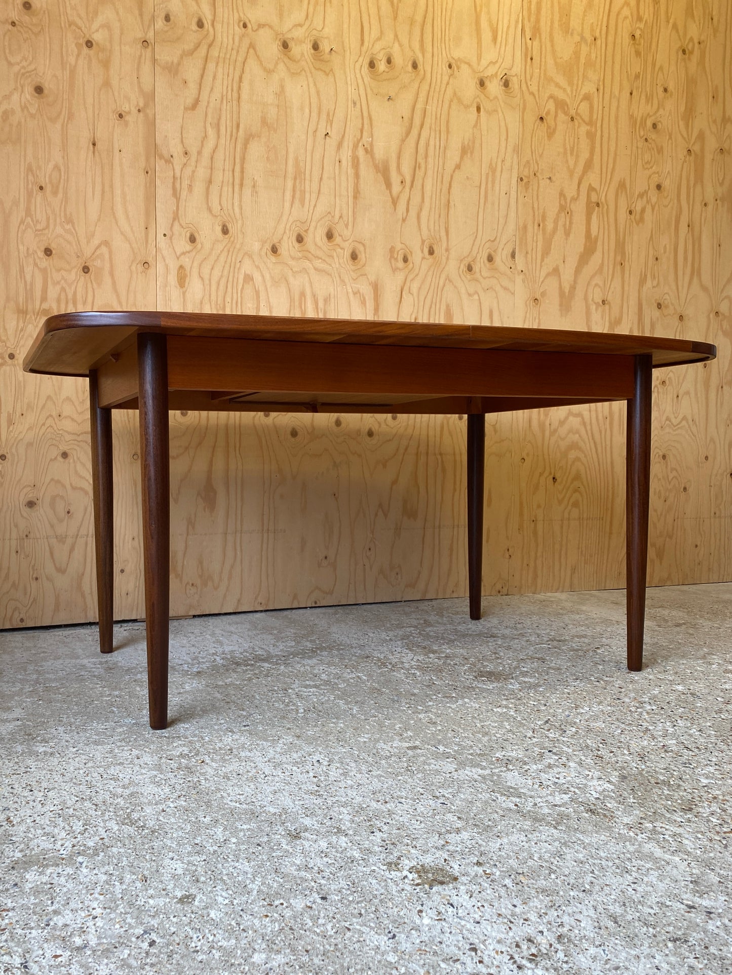 GPlan Extending Dining Table