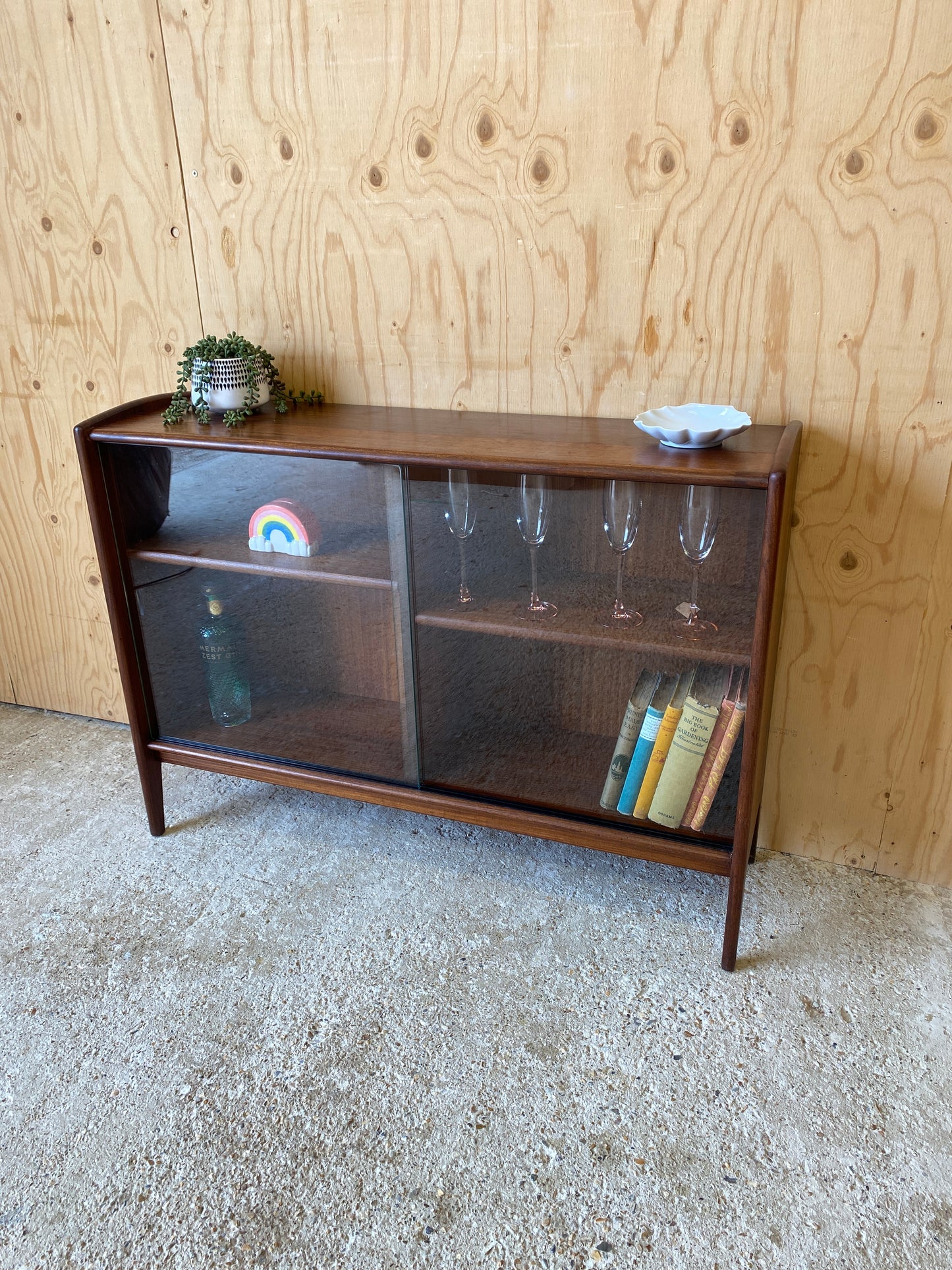 A.Younger Bookcase