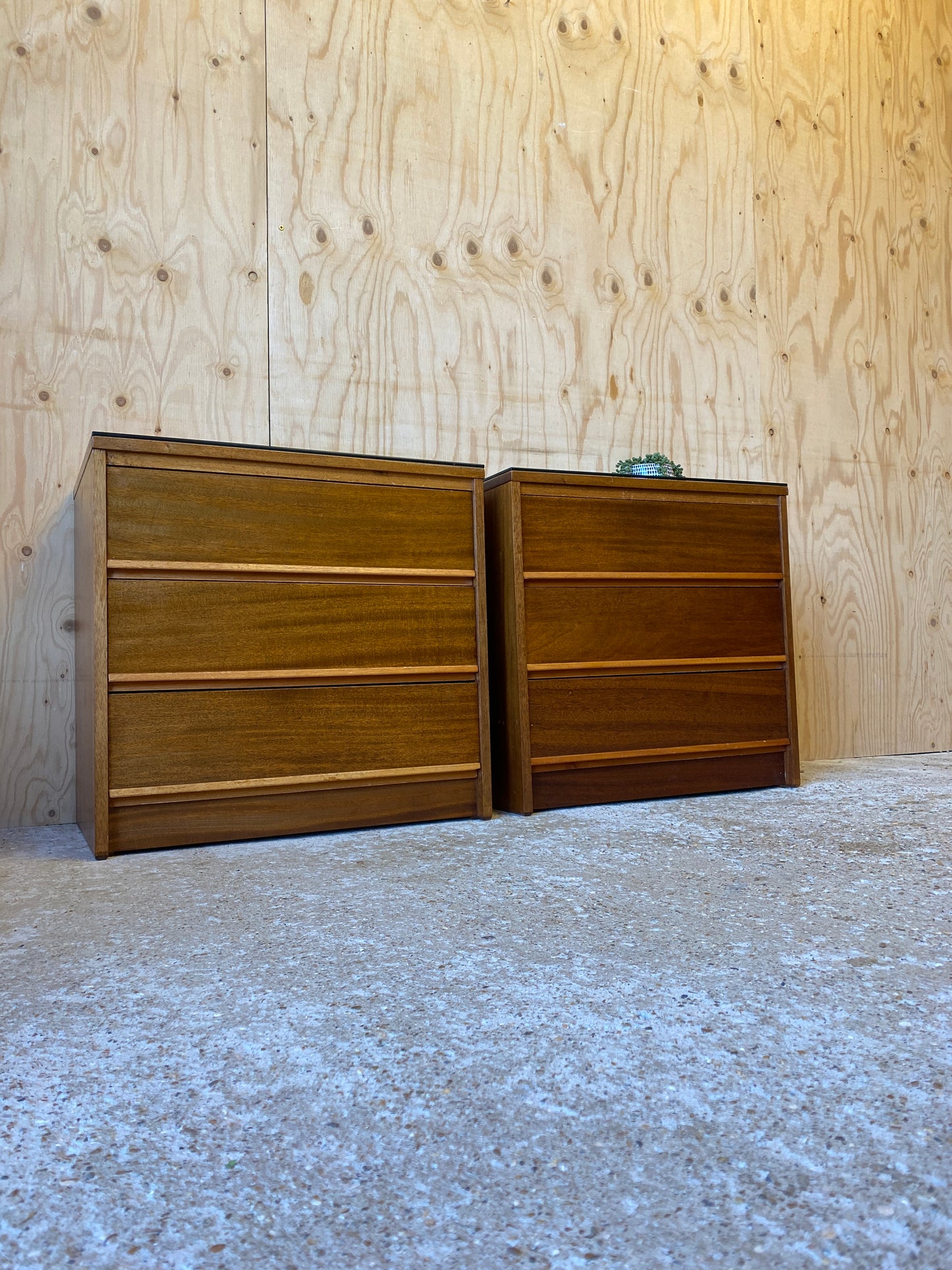 Vintage Chest of Drawers