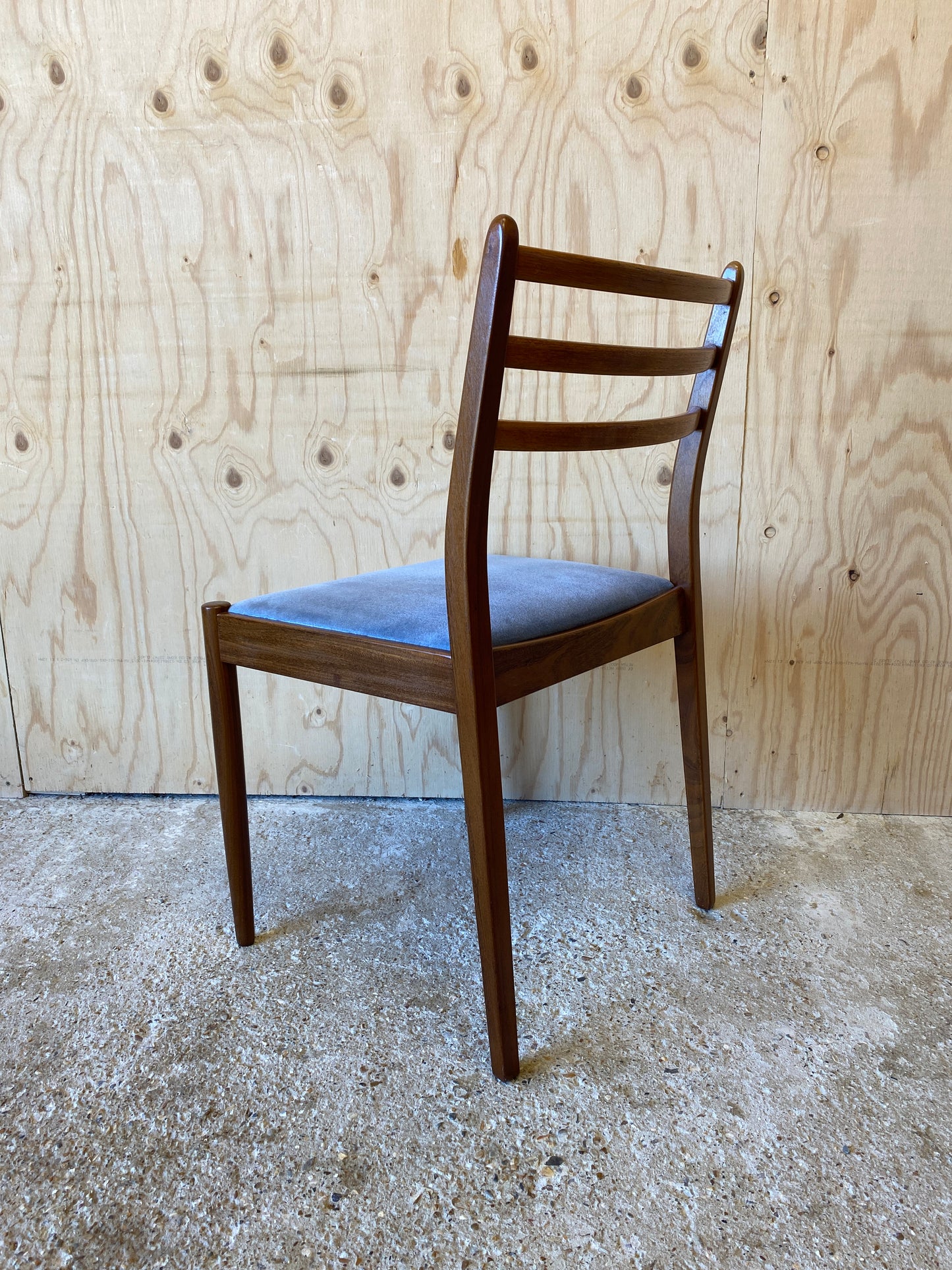 GPlan Dining Table & 4 Chairs
