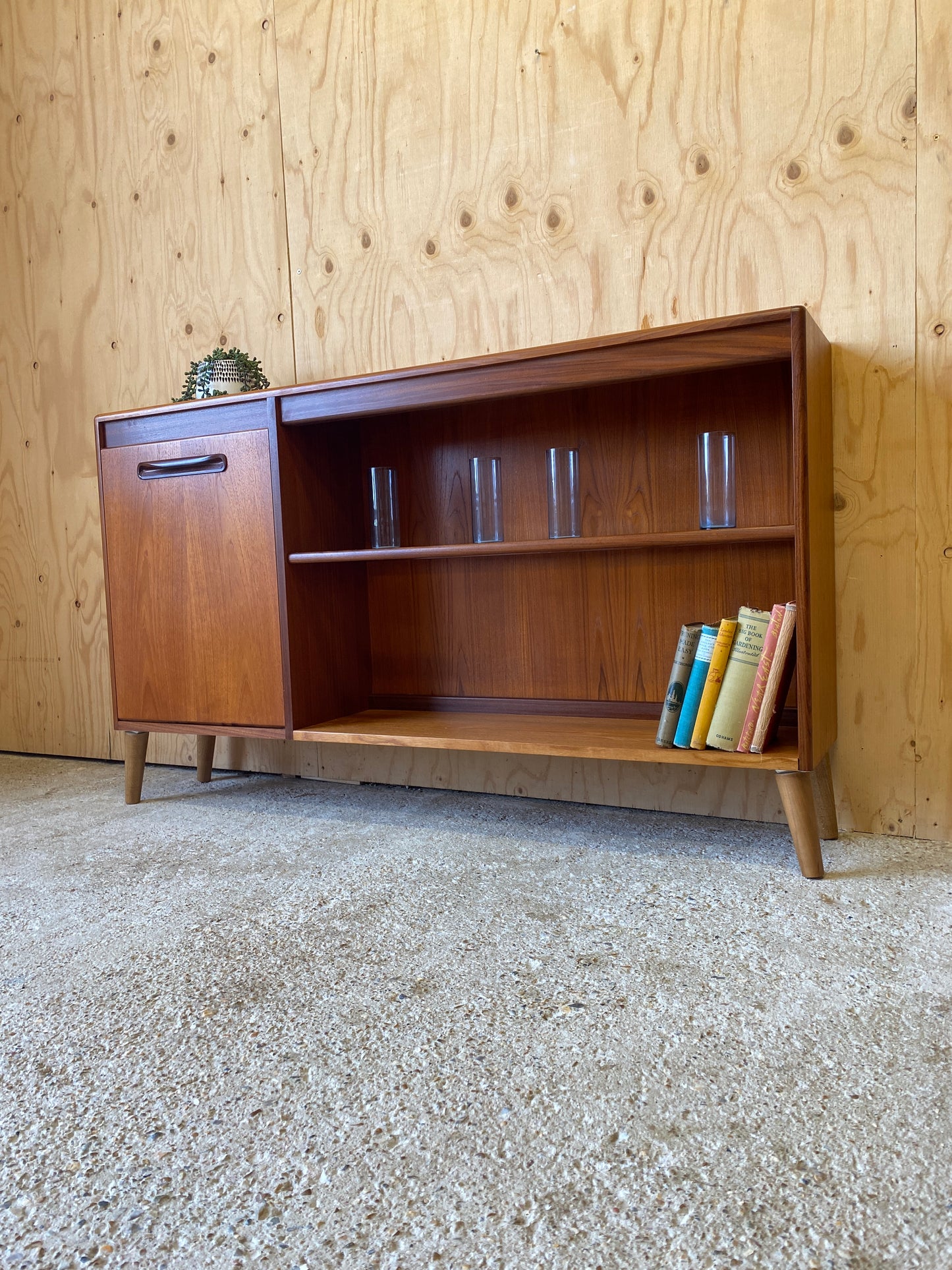 GPlan Drinks Cabinet
