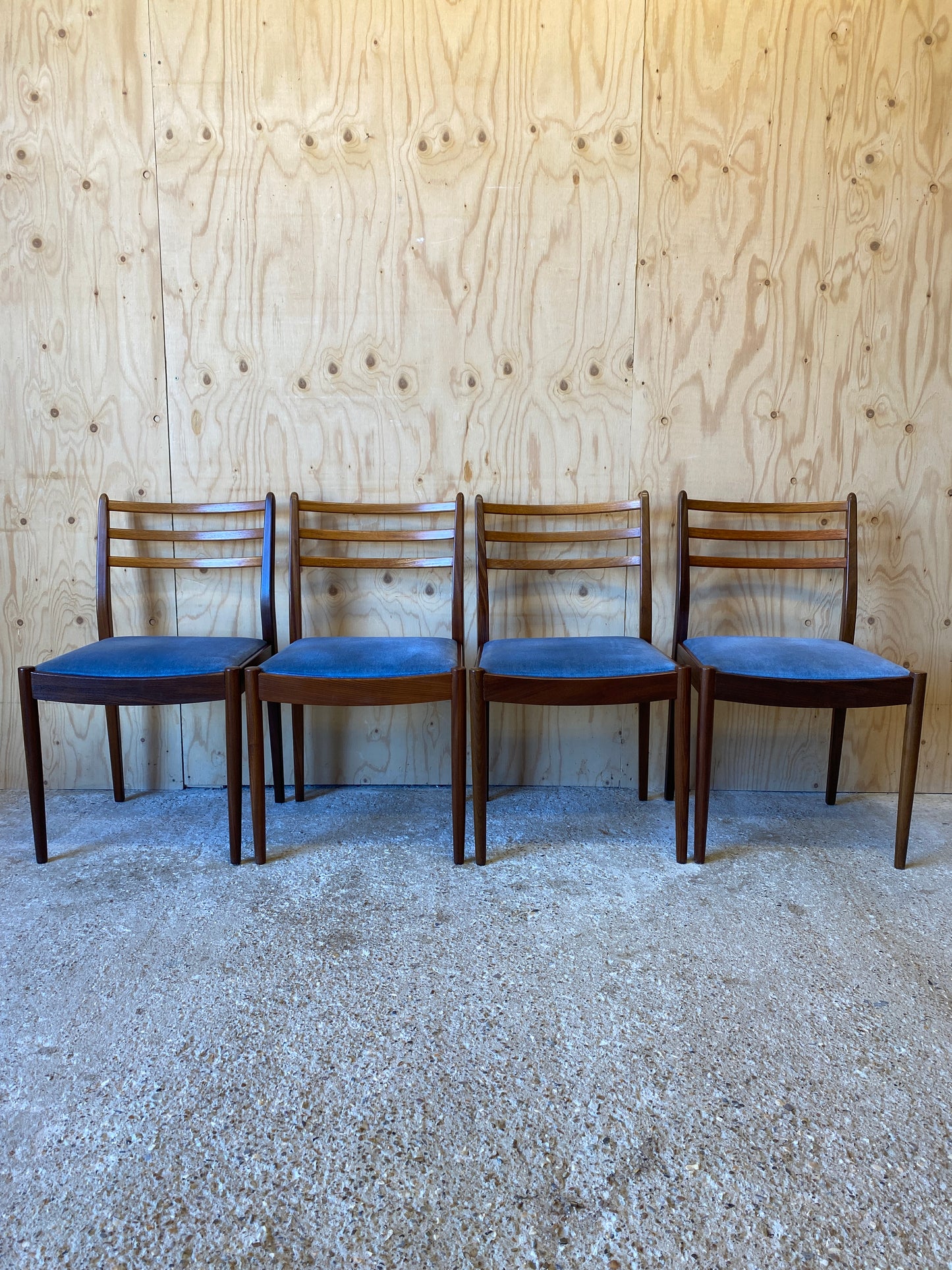 GPlan Dining Table & 4 Chairs