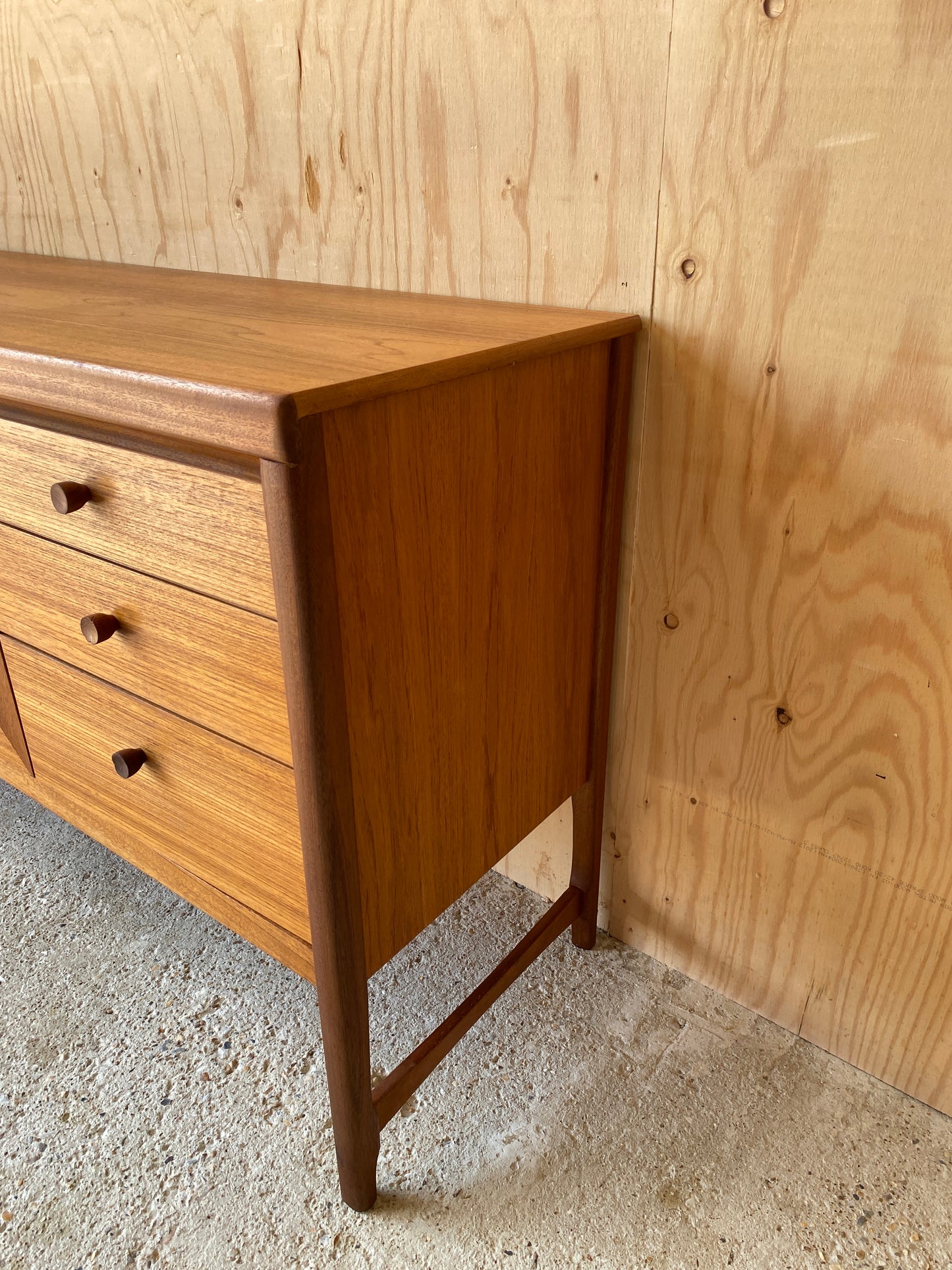 Nathan 'Circles' Sideboard