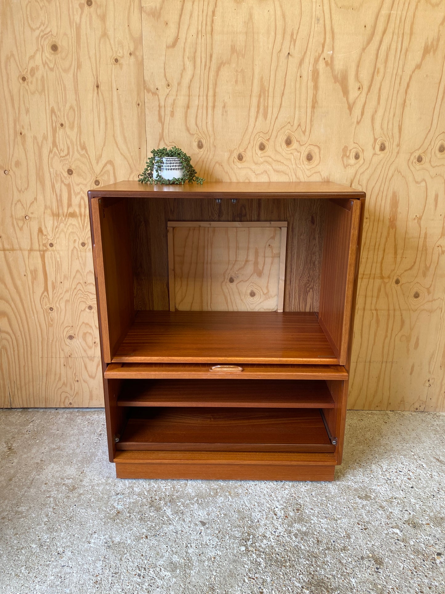 GPlan Fresco Media Cabinet