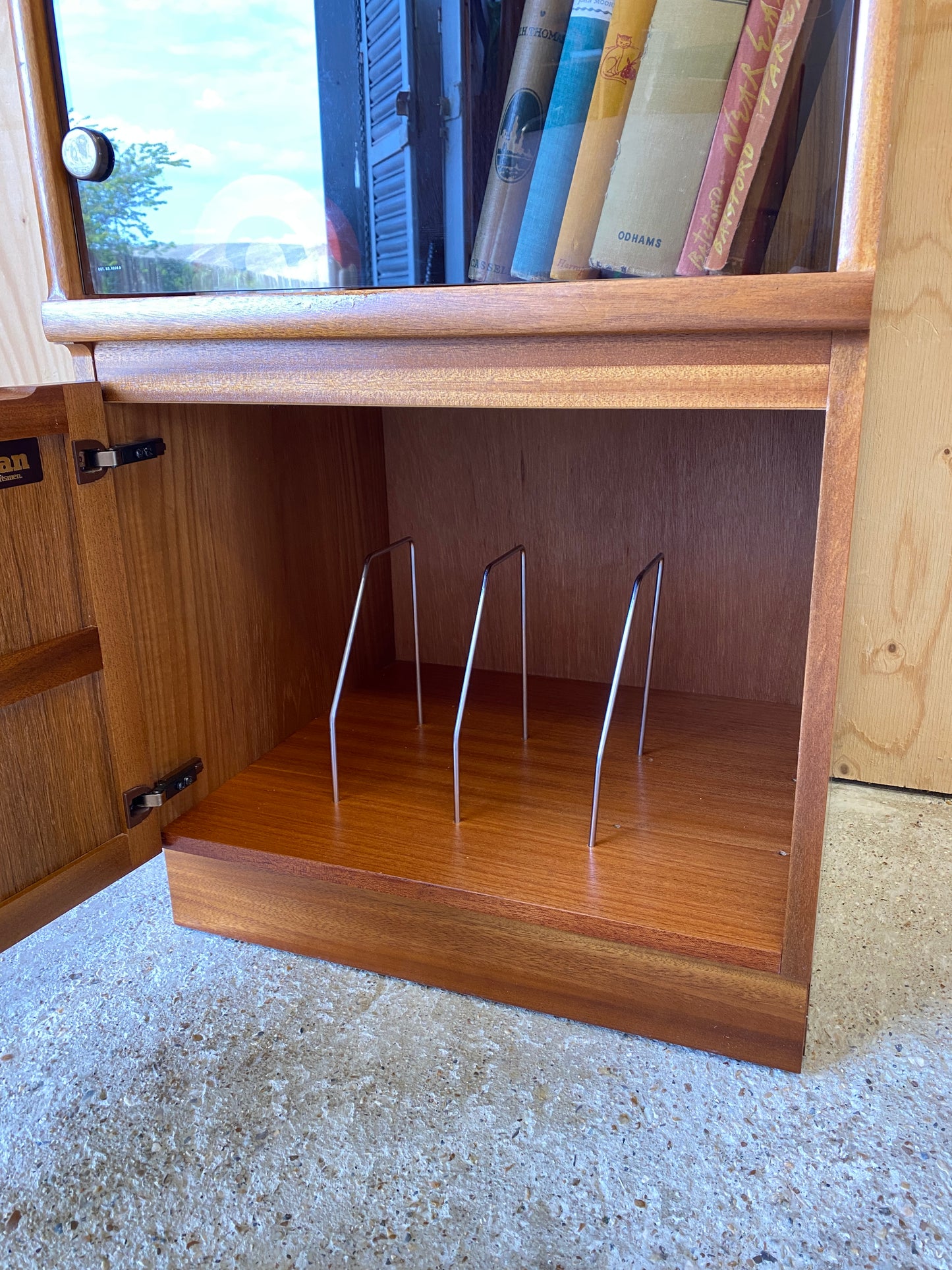 Nathan Hi-fi Cabinet