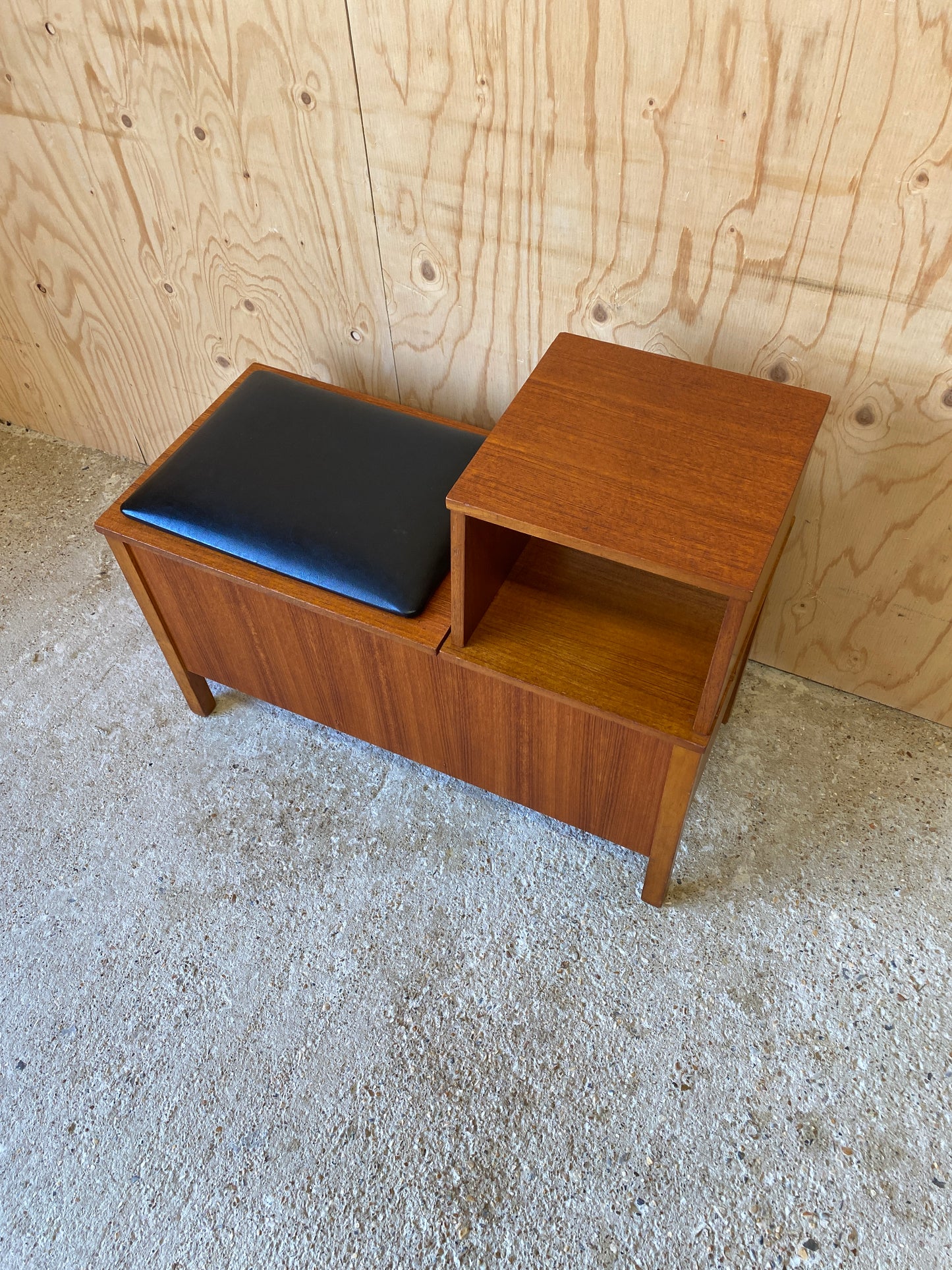Mid Century Telephone Seat
