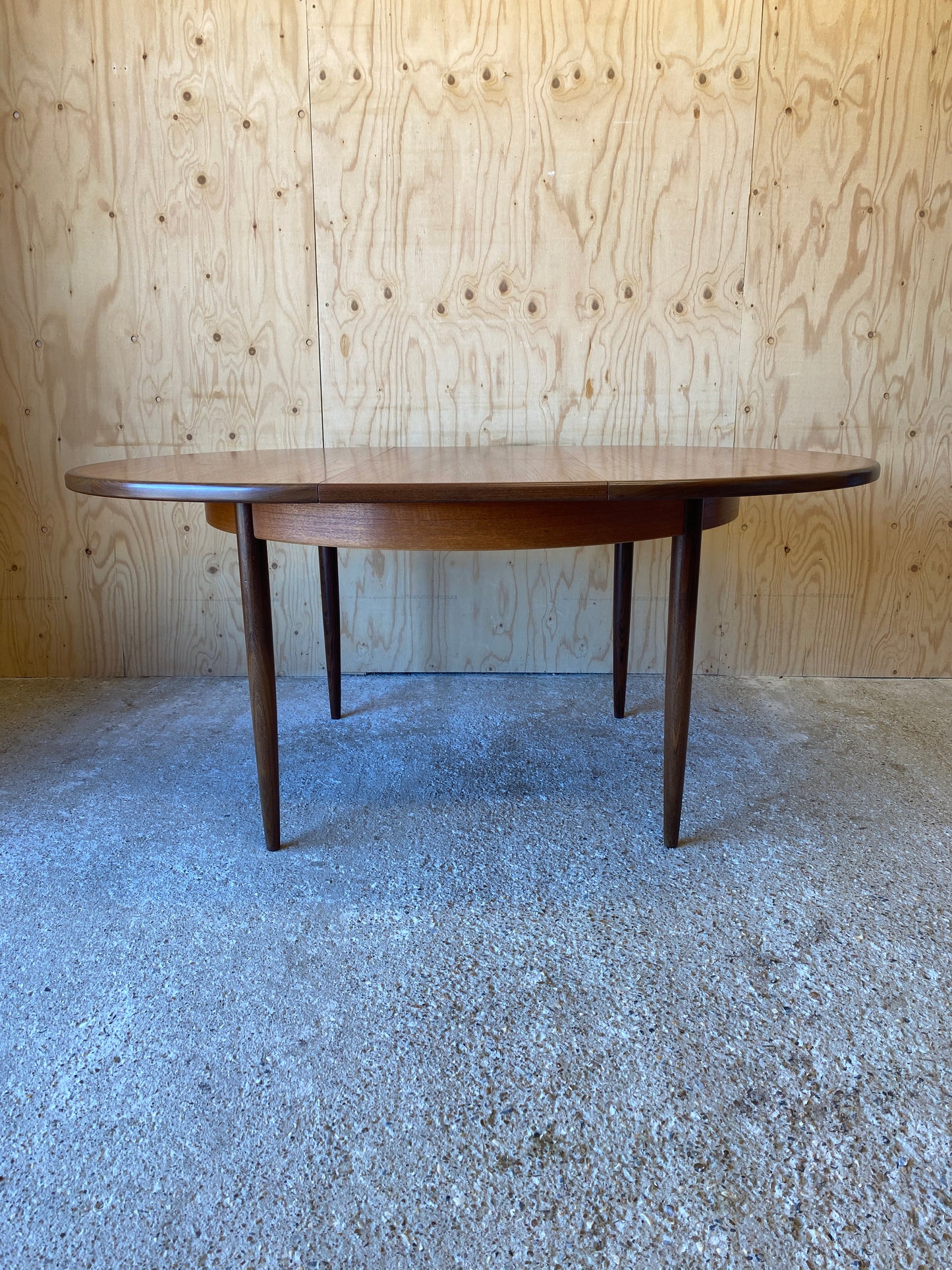 GPlan Dining Table & 4 Chairs