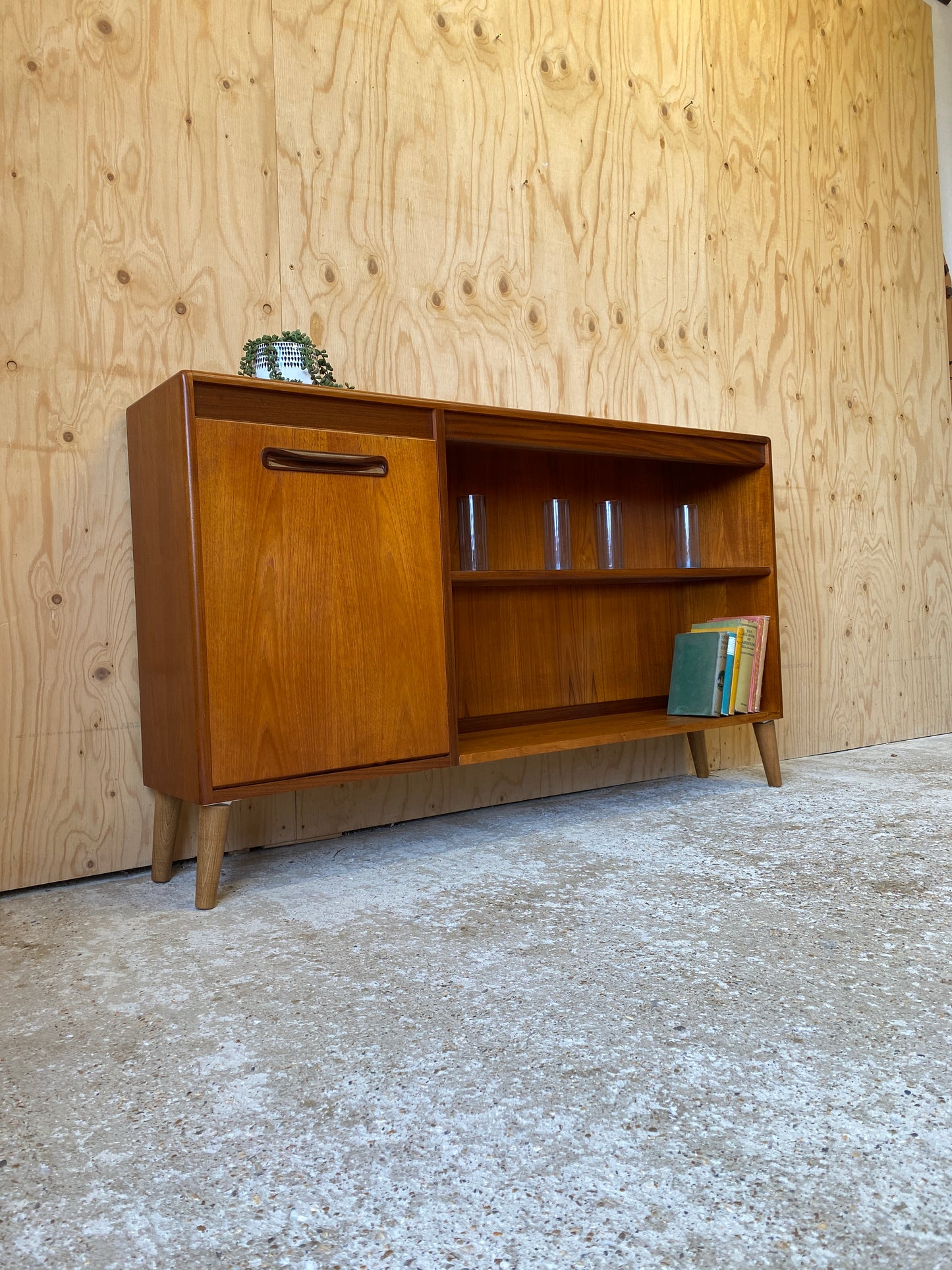 GPlan Drinks Cabinet