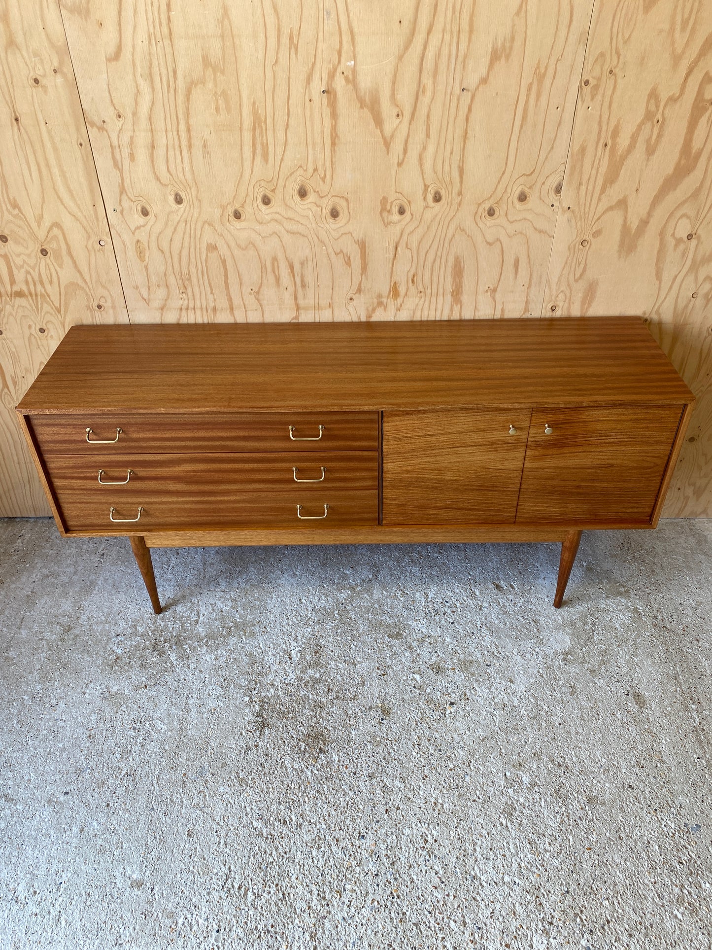 Uniflex Sideboard