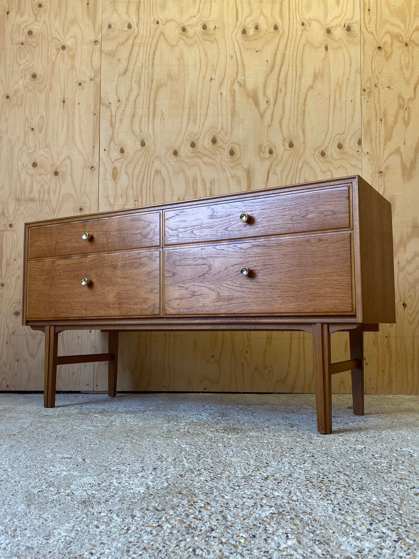 Meredew Chest of Drawers