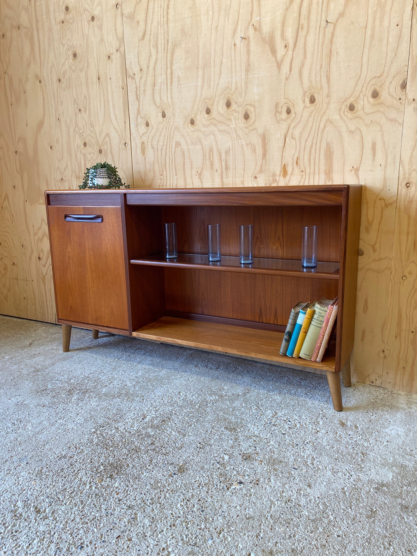 GPlan Drinks Cabinet