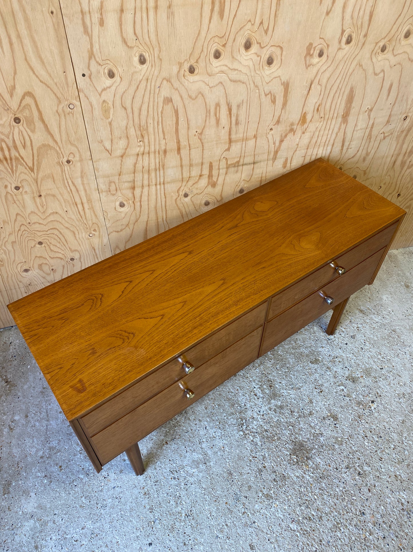 Meredew Chest of Drawers