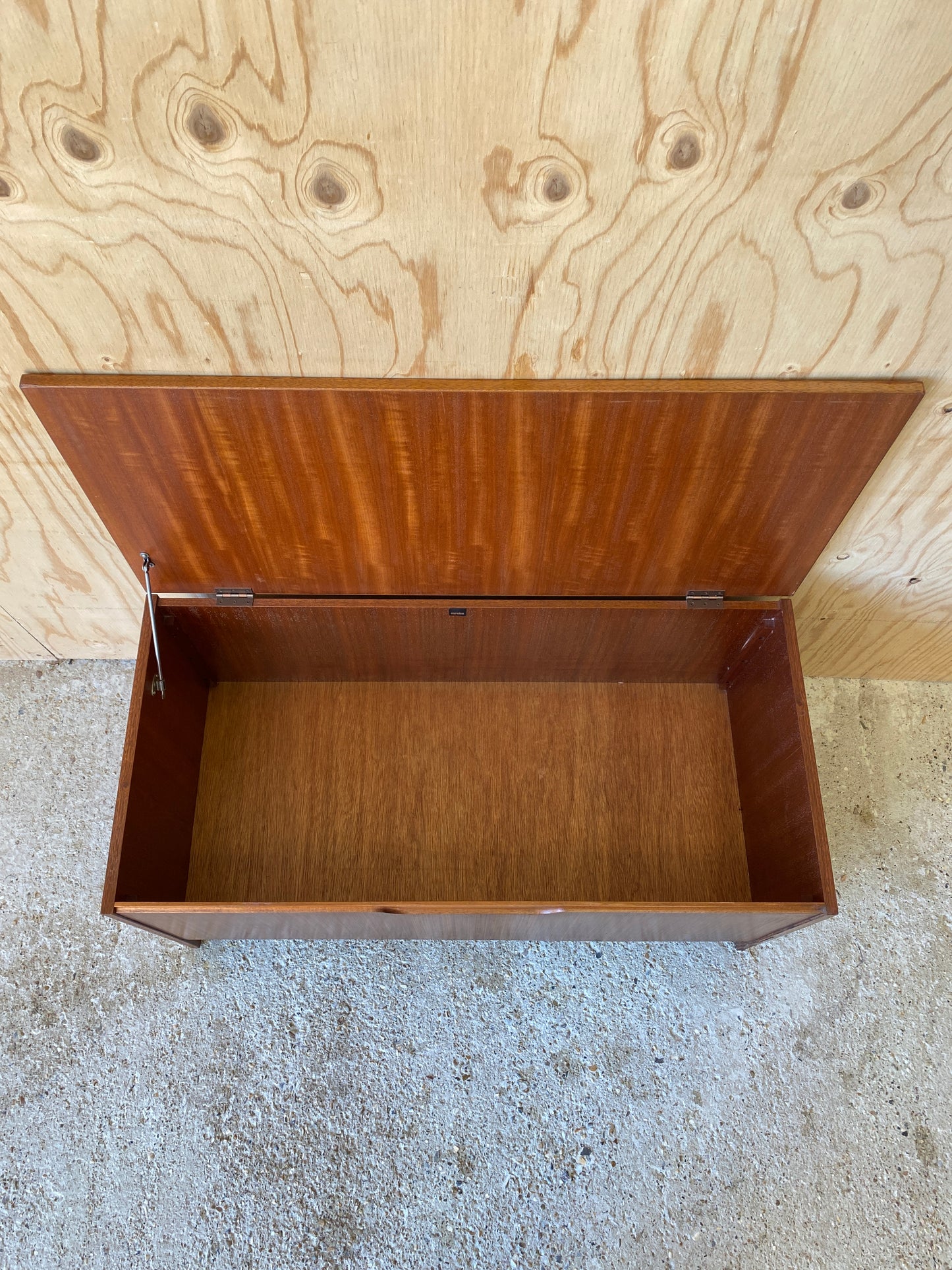 Meredew Storage Chest