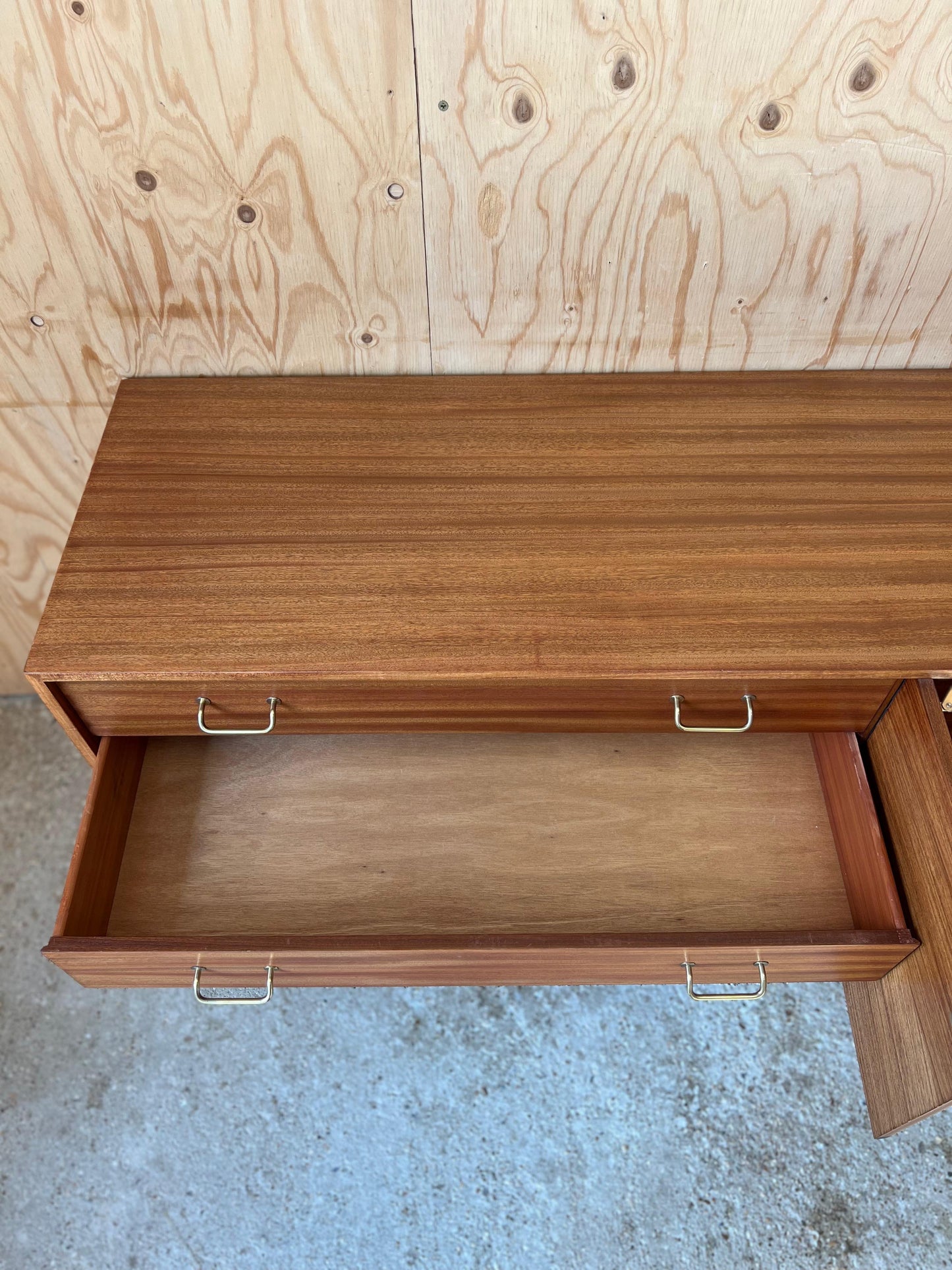 Uniflex Sideboard