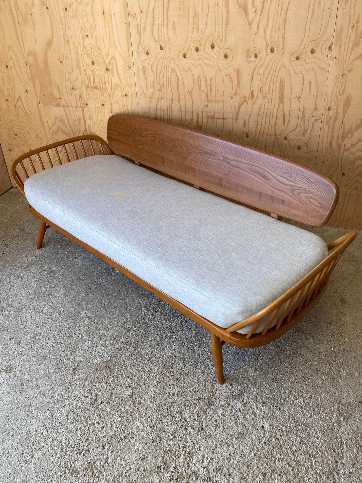 Ercol '355' Daybed