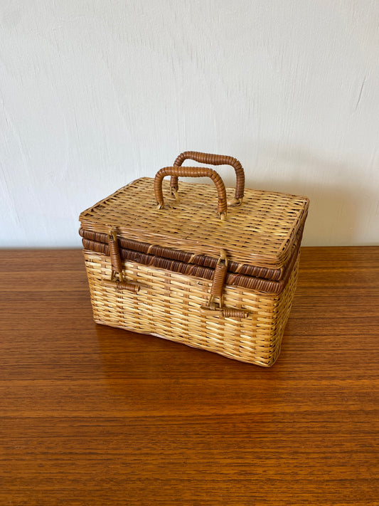 Vintage Wicker Lunchbox