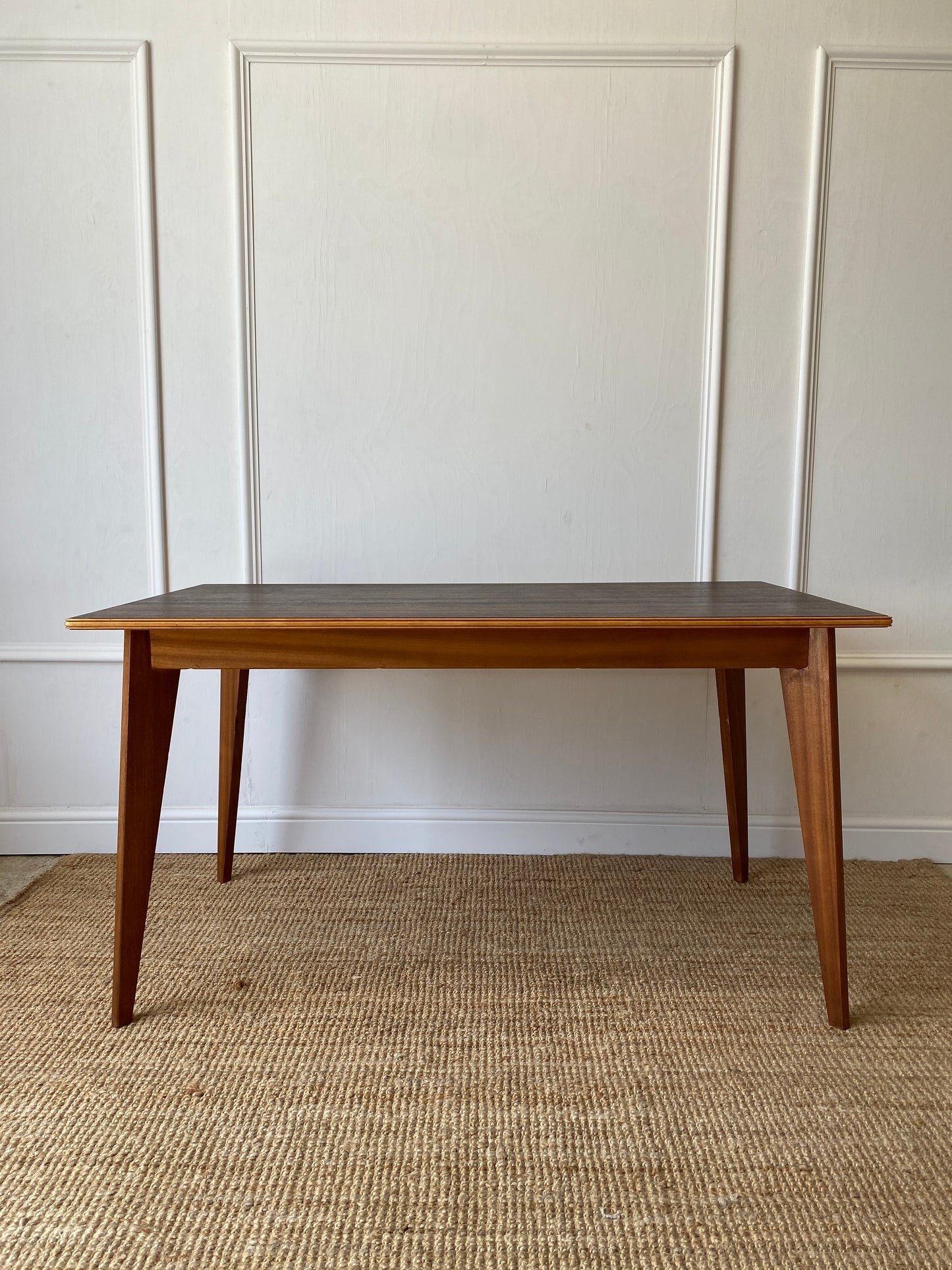 Morris of Glasgow Table