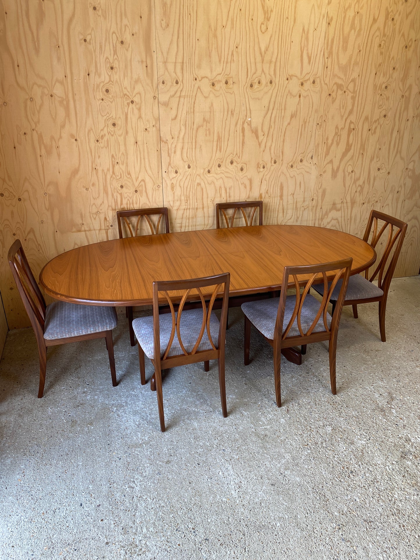 Vintage GPlan Extending Dining Table & Six GPlan Dining Chairs