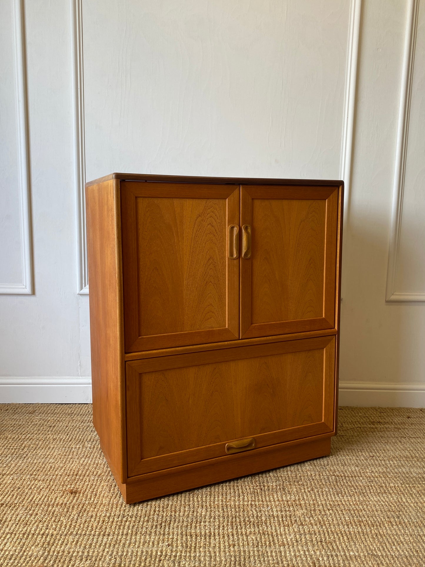 GPlan Fresco Media Cabinet 70 - 80s