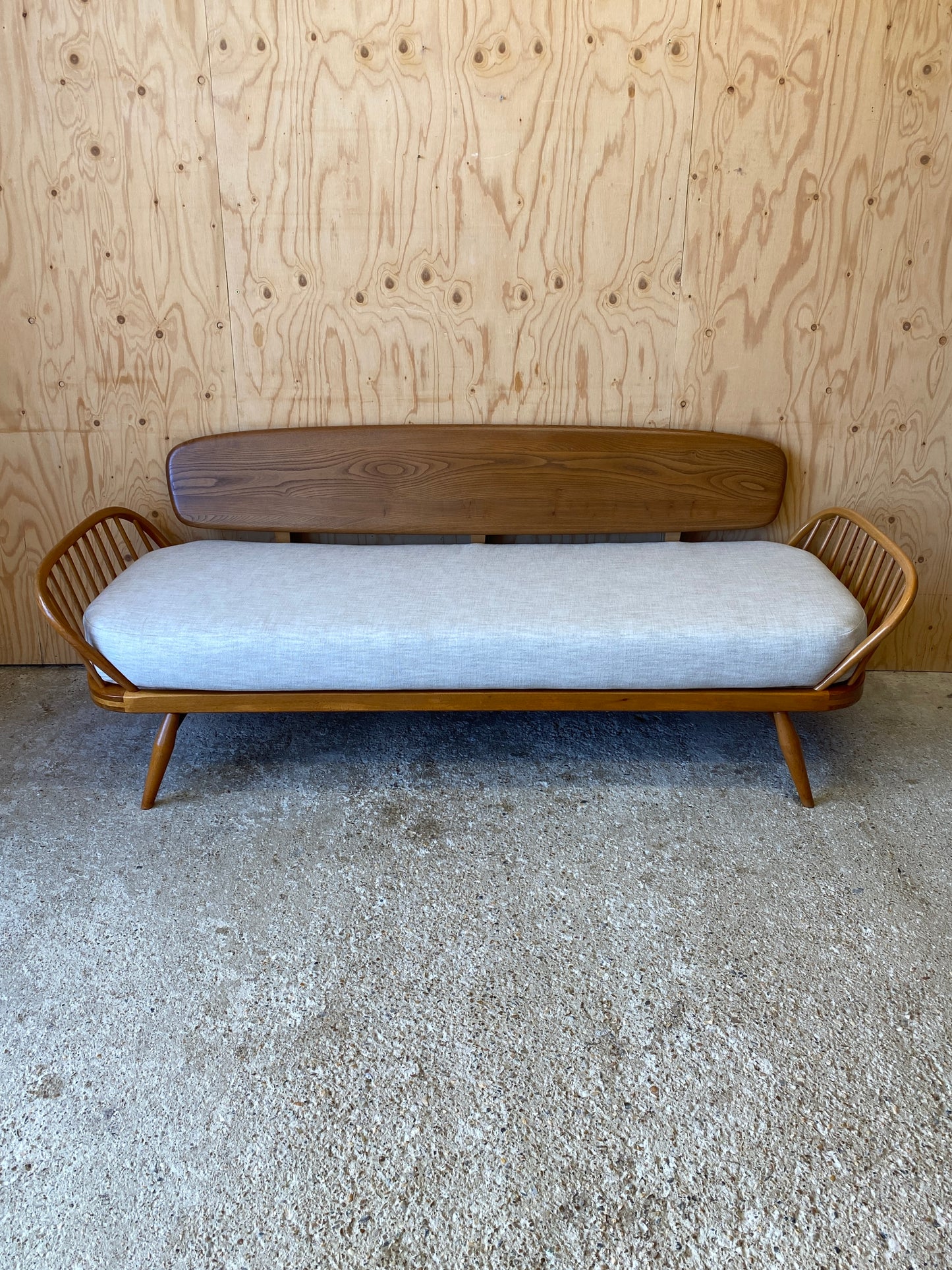 Ercol '355' Daybed