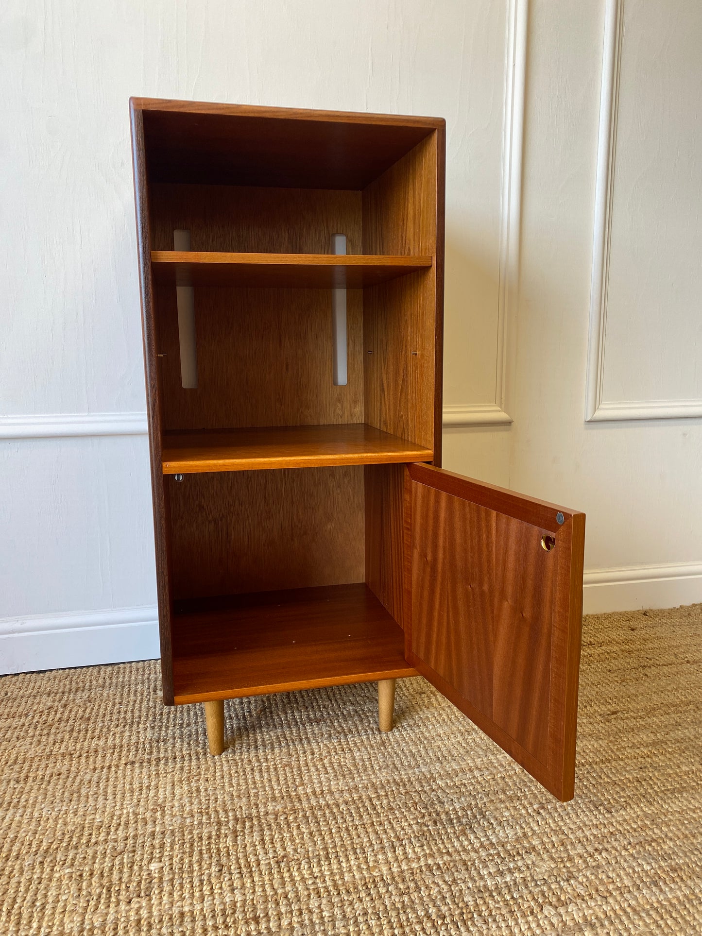 GPlan Hi-fi Unit