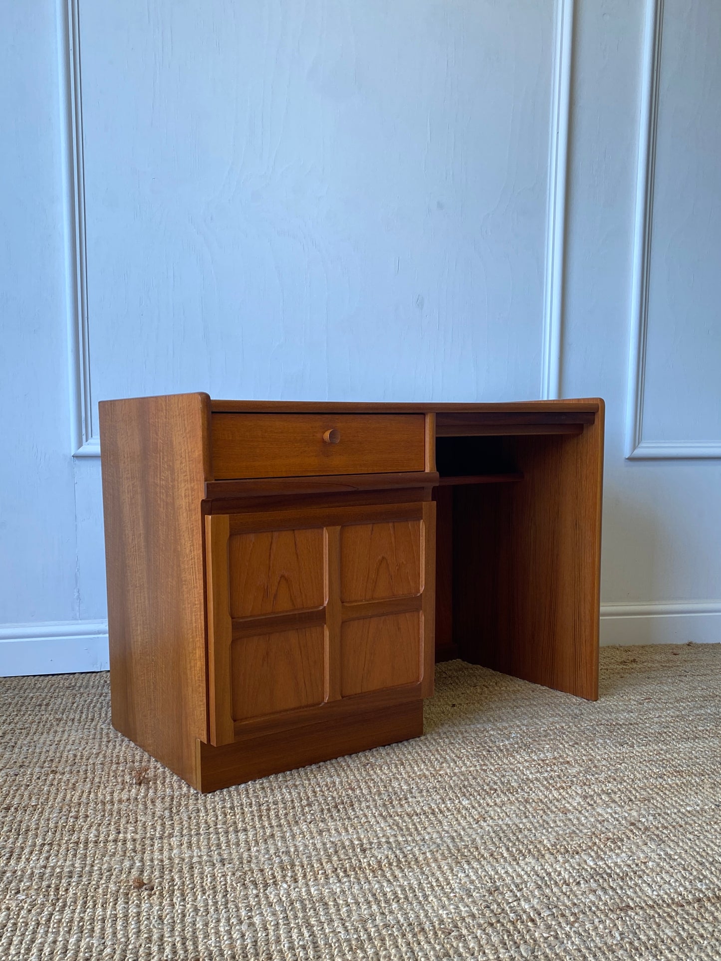 Nathan Kneehole Desk