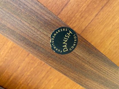 Roundette Table & Chairs