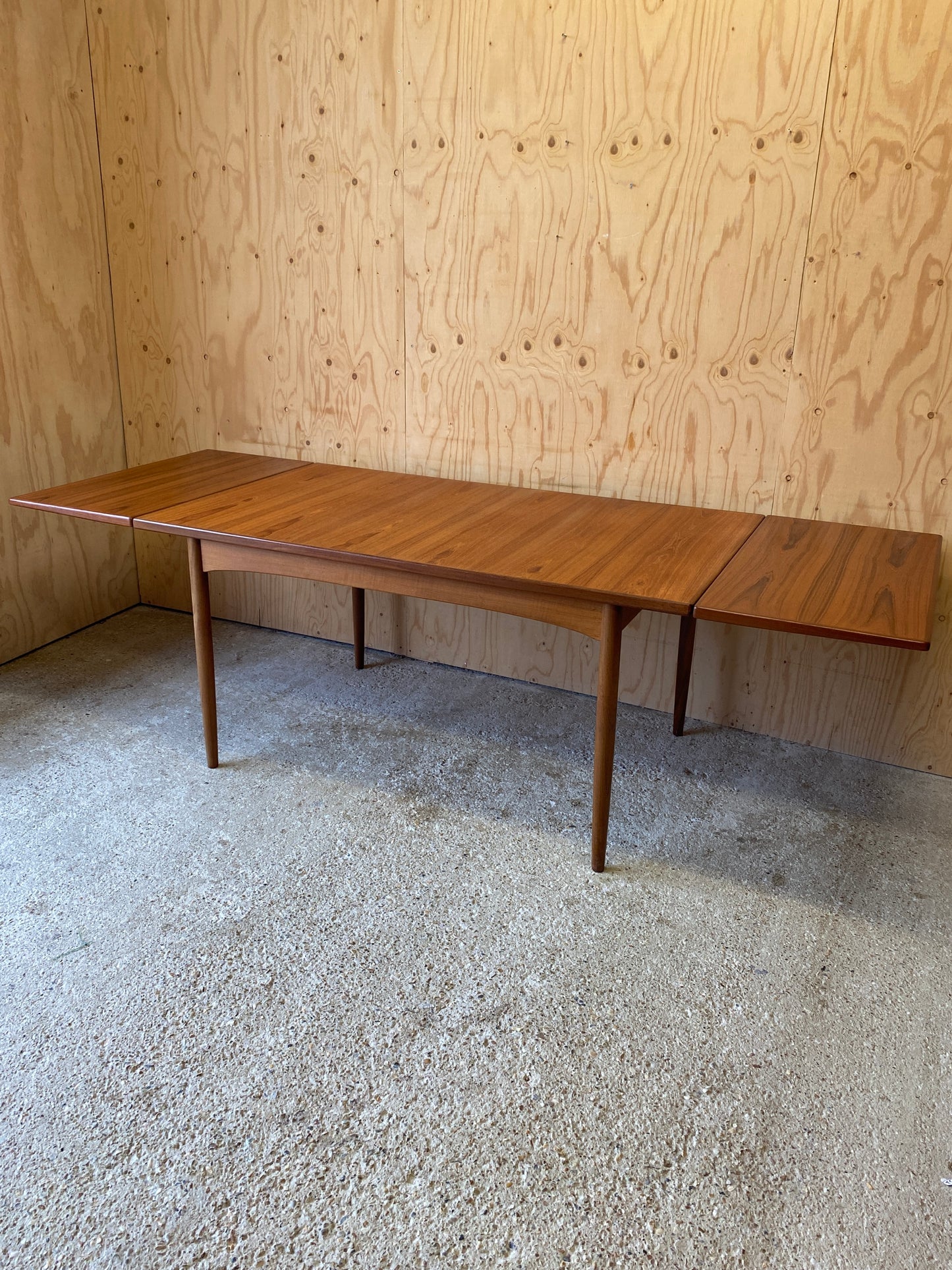 GPlan Extending Dining Table