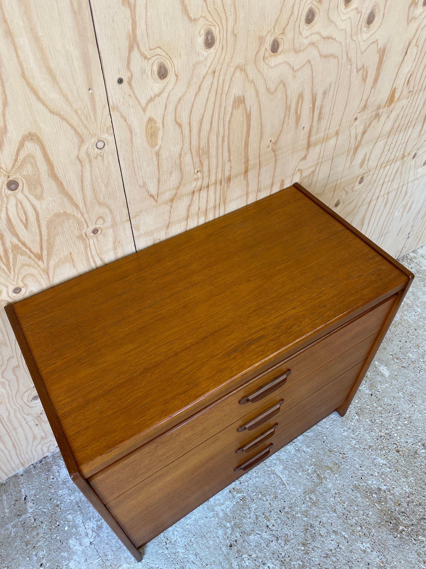 Vintage Chest of Drawers by British makers William Lawrence of Nottingham