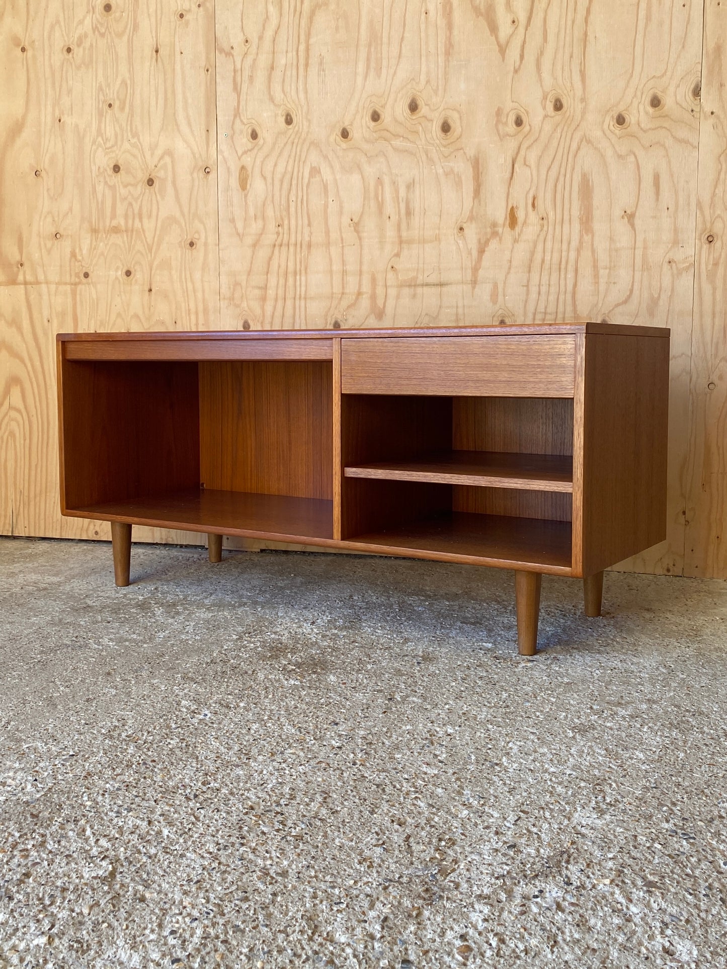 GPlan Record Player Stand