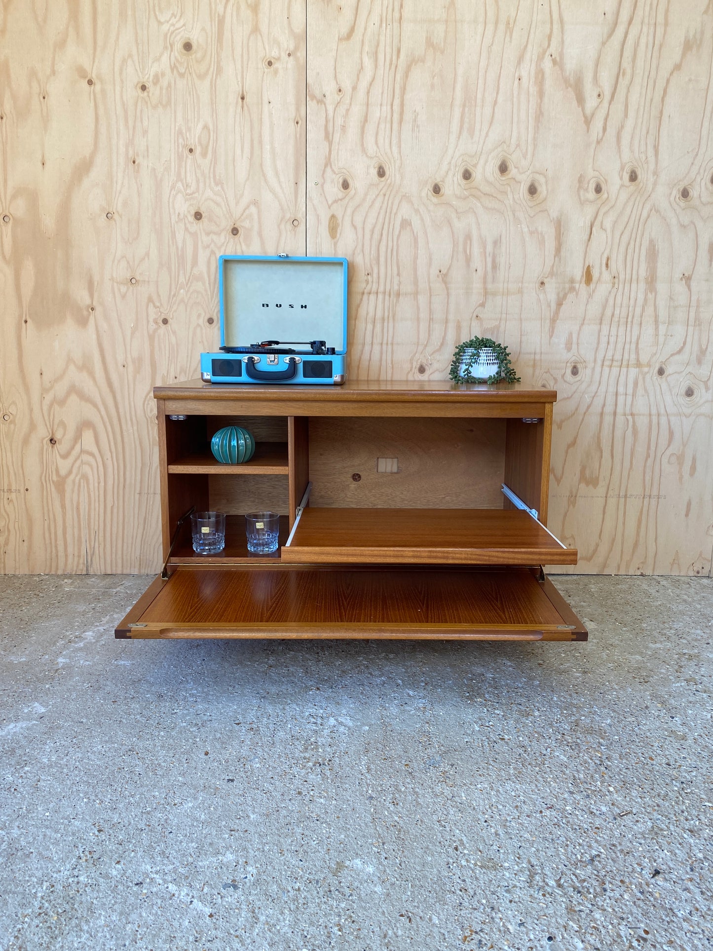 Mid Century Retro Vintage Nathan Sideboard on Wooden Tapered Legs