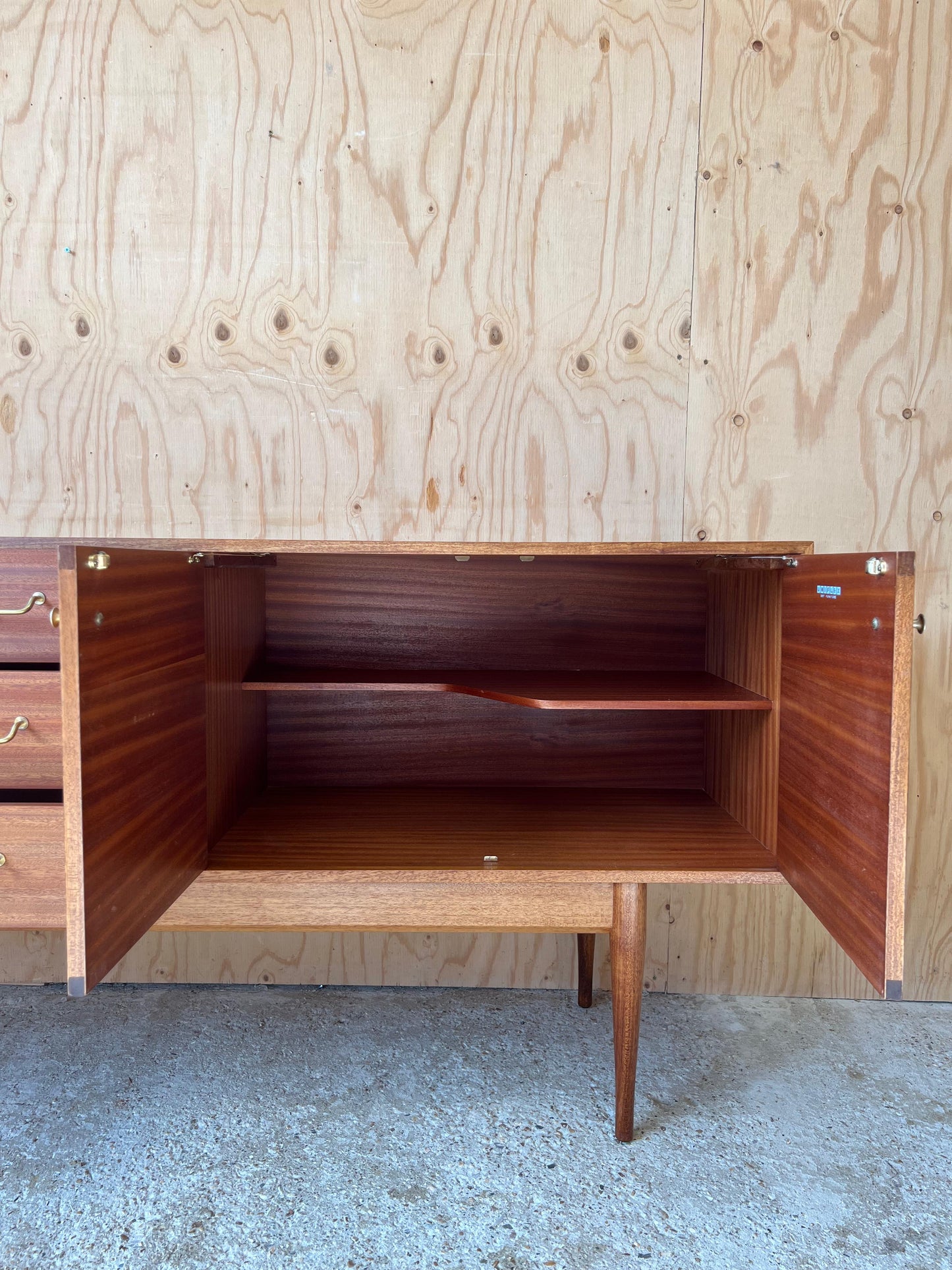Uniflex Sideboard