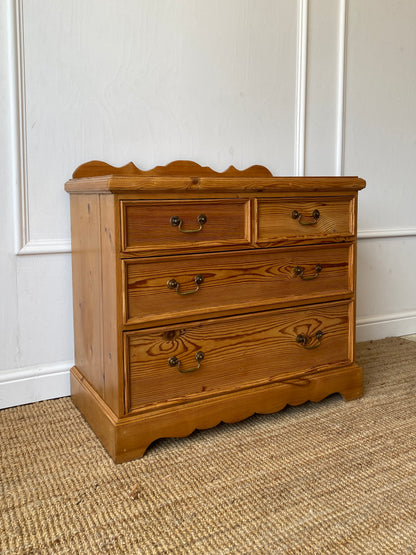 Pine Chest of Drawers