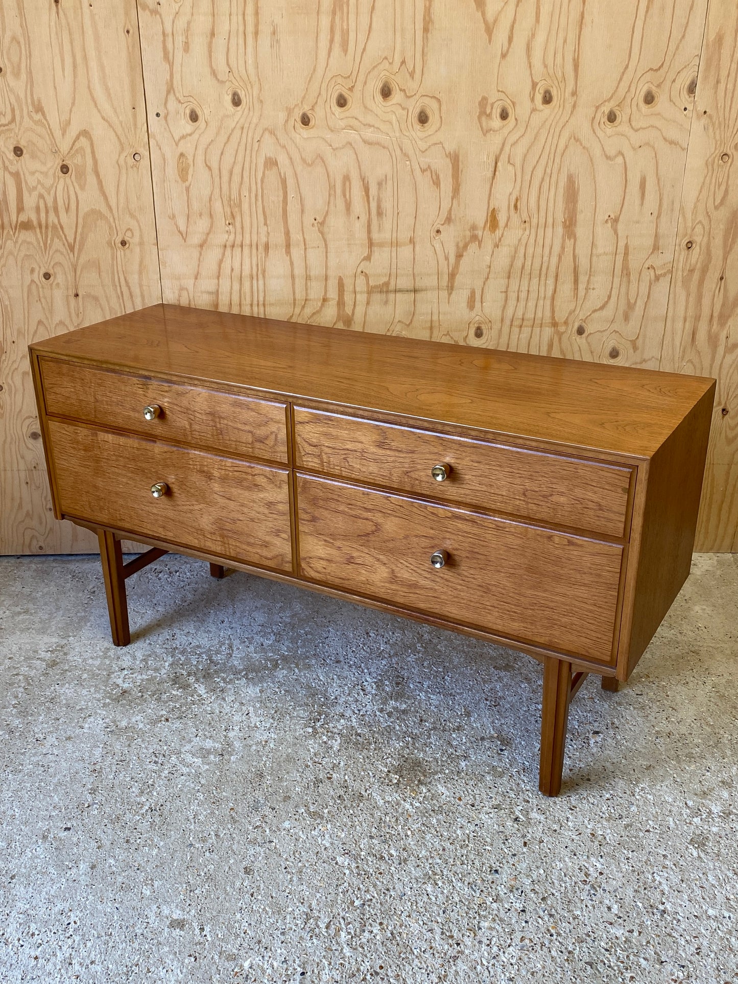 Meredew Chest of Drawers