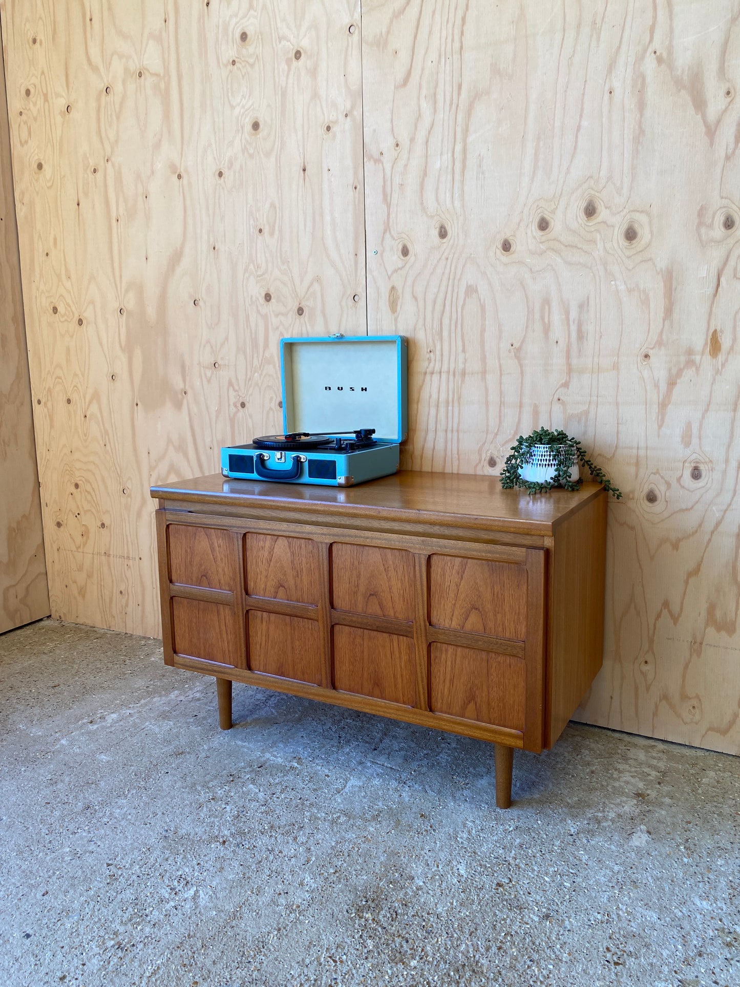 Mid Century Retro Vintage Nathan Sideboard on Wooden Tapered Legs