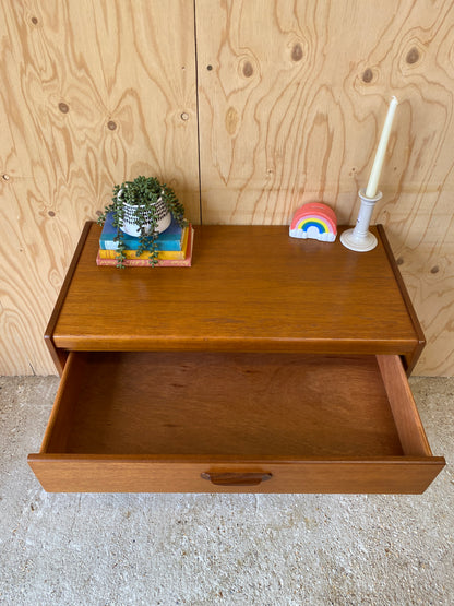 Vintage Chest of Drawers by British makers William Lawrence of Nottingham