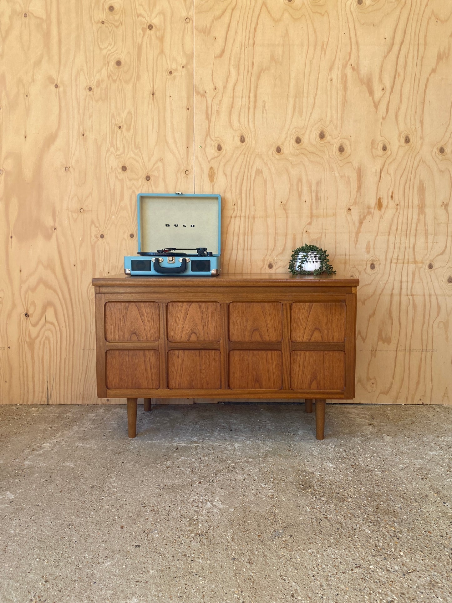 Mid Century Retro Vintage Nathan Sideboard on Wooden Tapered Legs