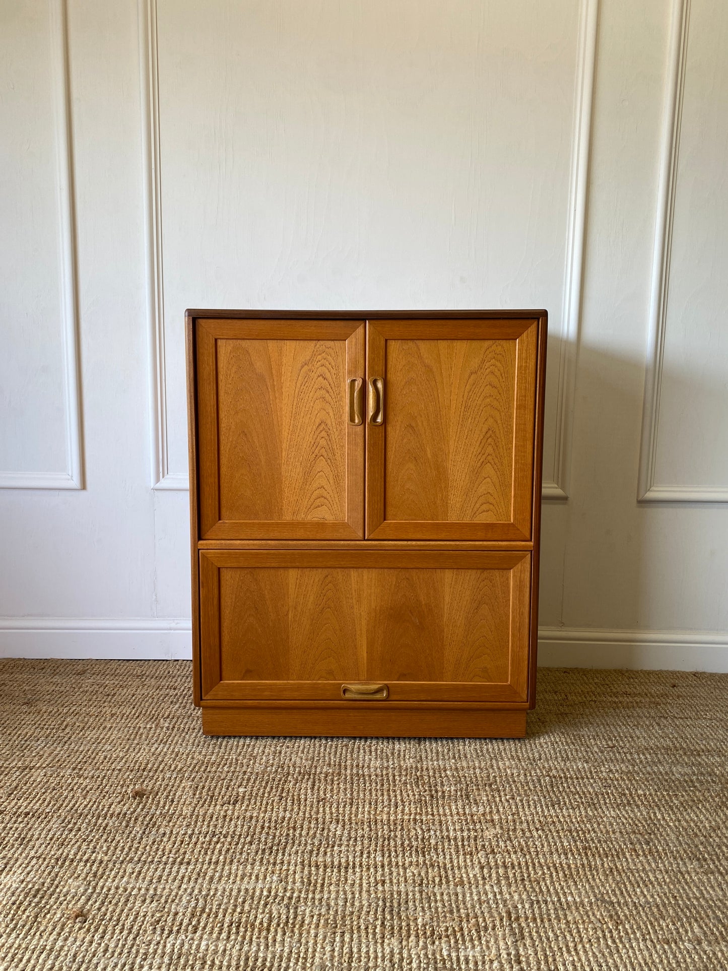 GPlan Fresco Media Cabinet 70 - 80s