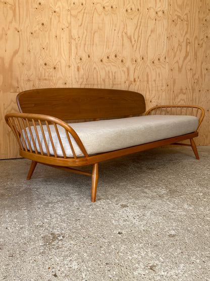 Ercol '355' Daybed
