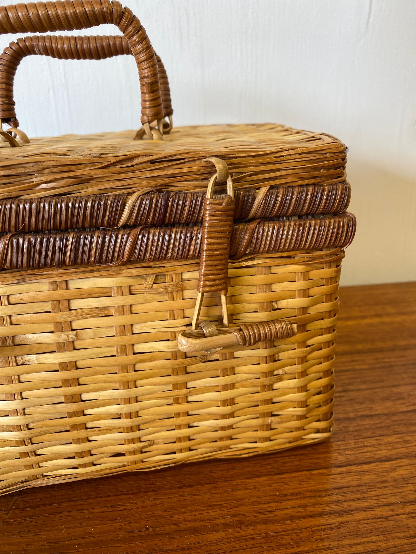 Vintage Wicker Lunchbox