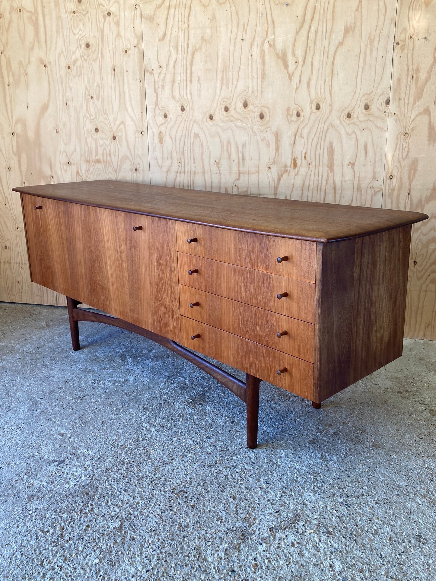Dalescraft Sideboard