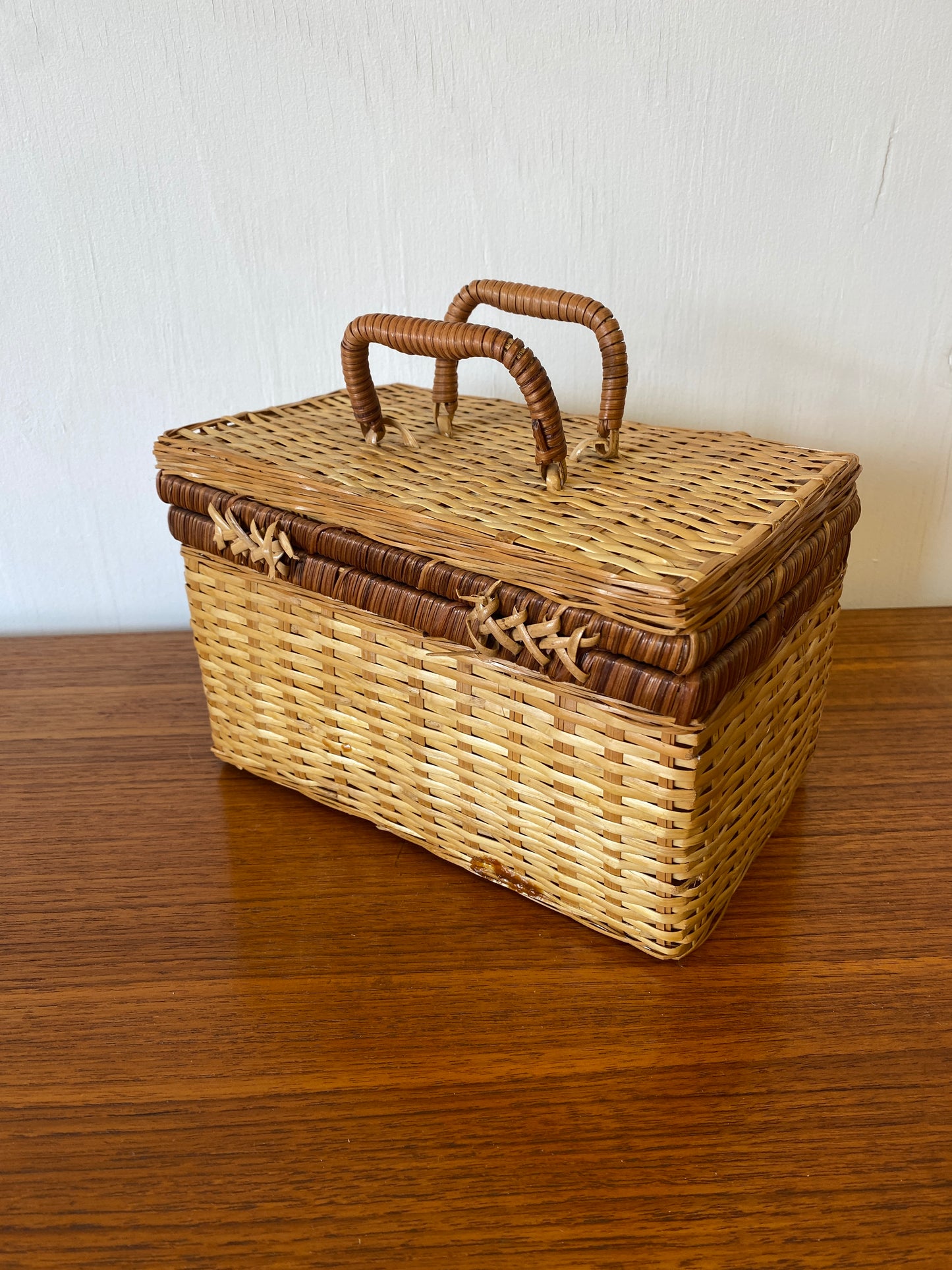 Vintage Wicker Lunchbox